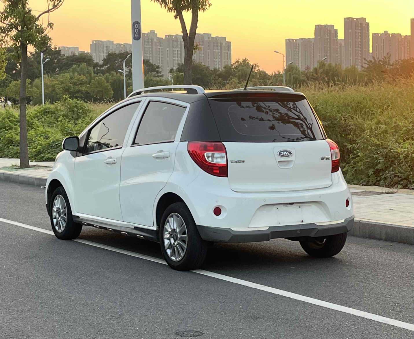 JAC 2019 #7 JAC 2019 car image #7
