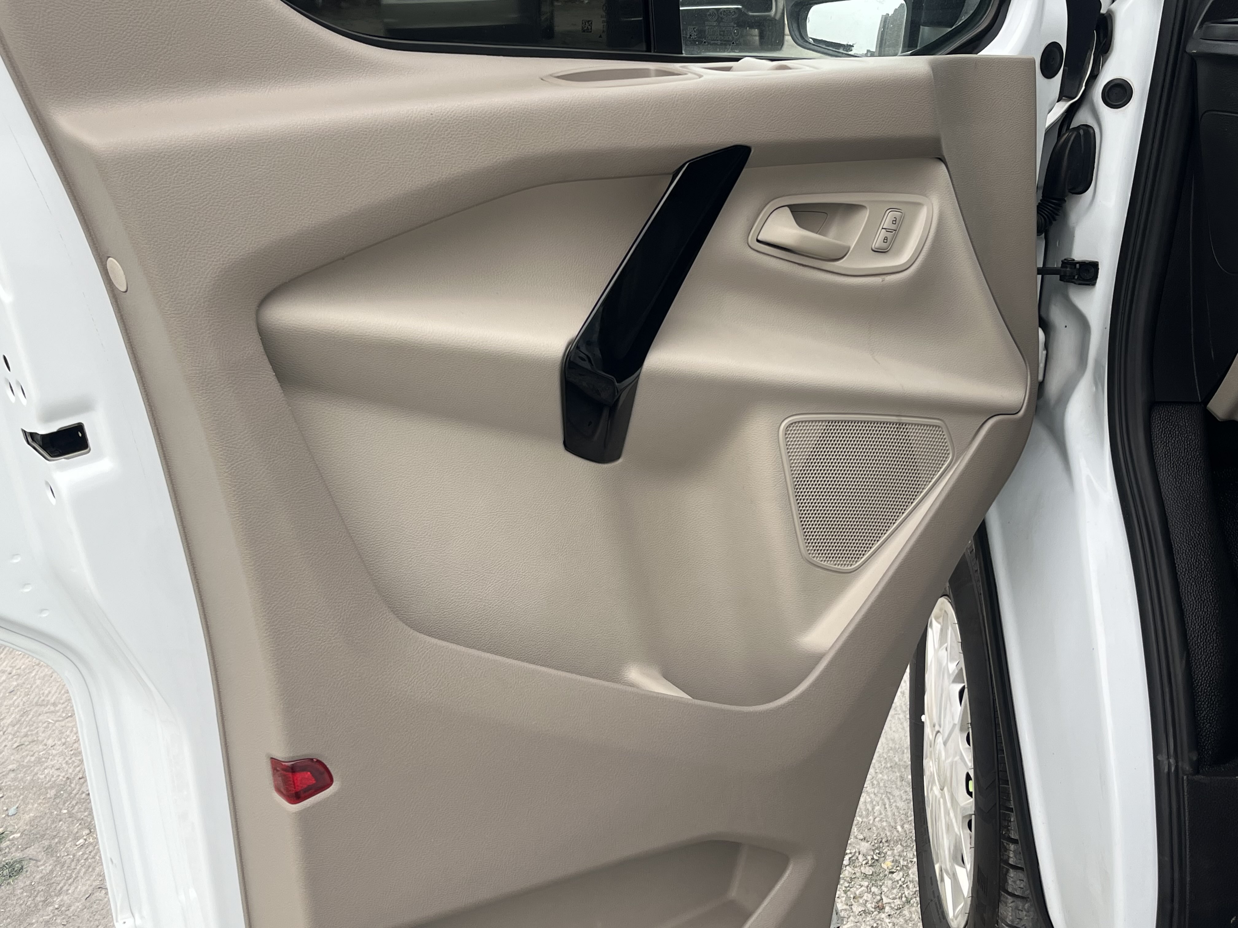 Ford Transit 2020 car image #7