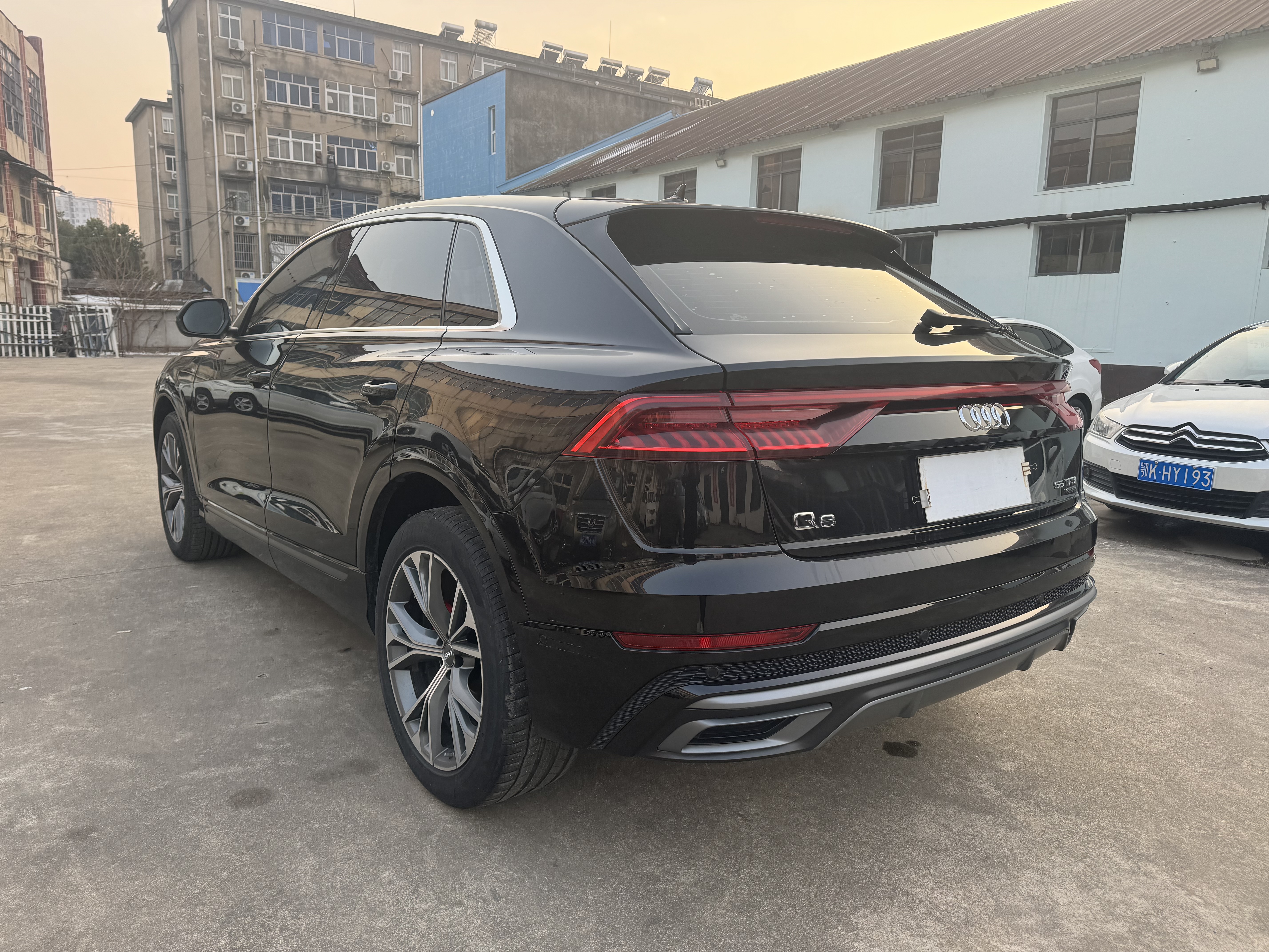 Audi Q8 2020 car image #7