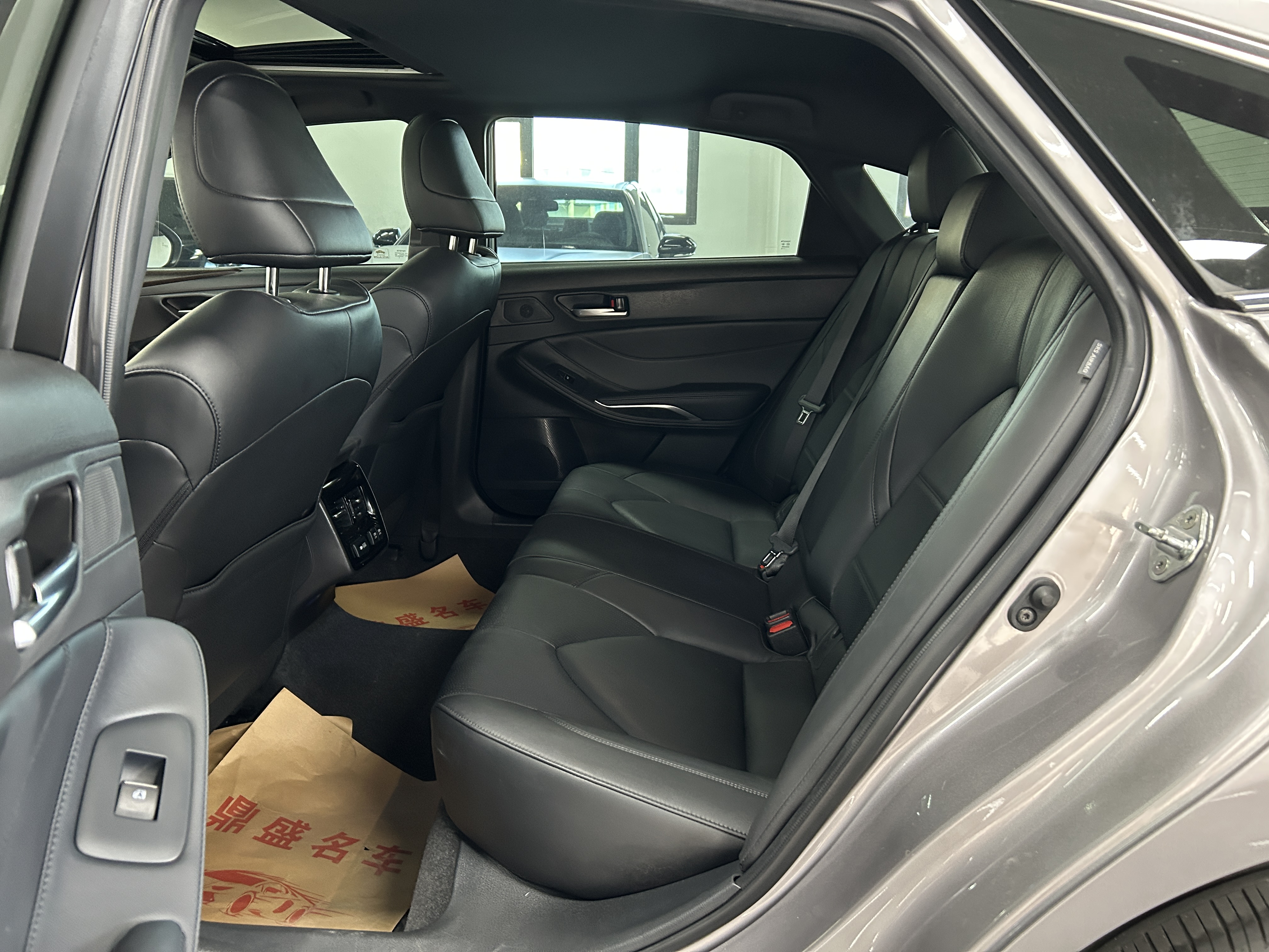 Toyota Avalon 2020 car image #7
