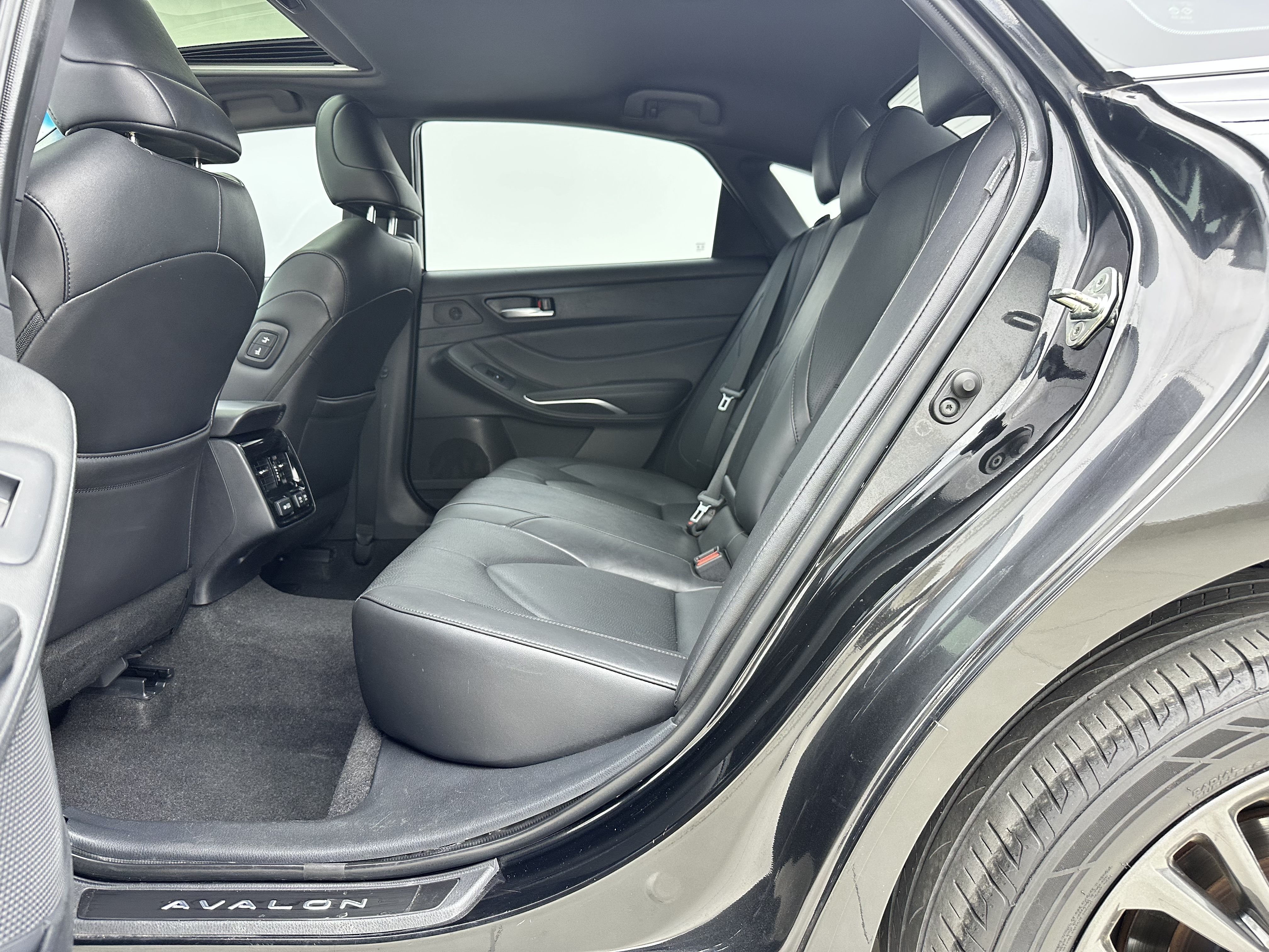 Toyota Avalon 2021 car image #7