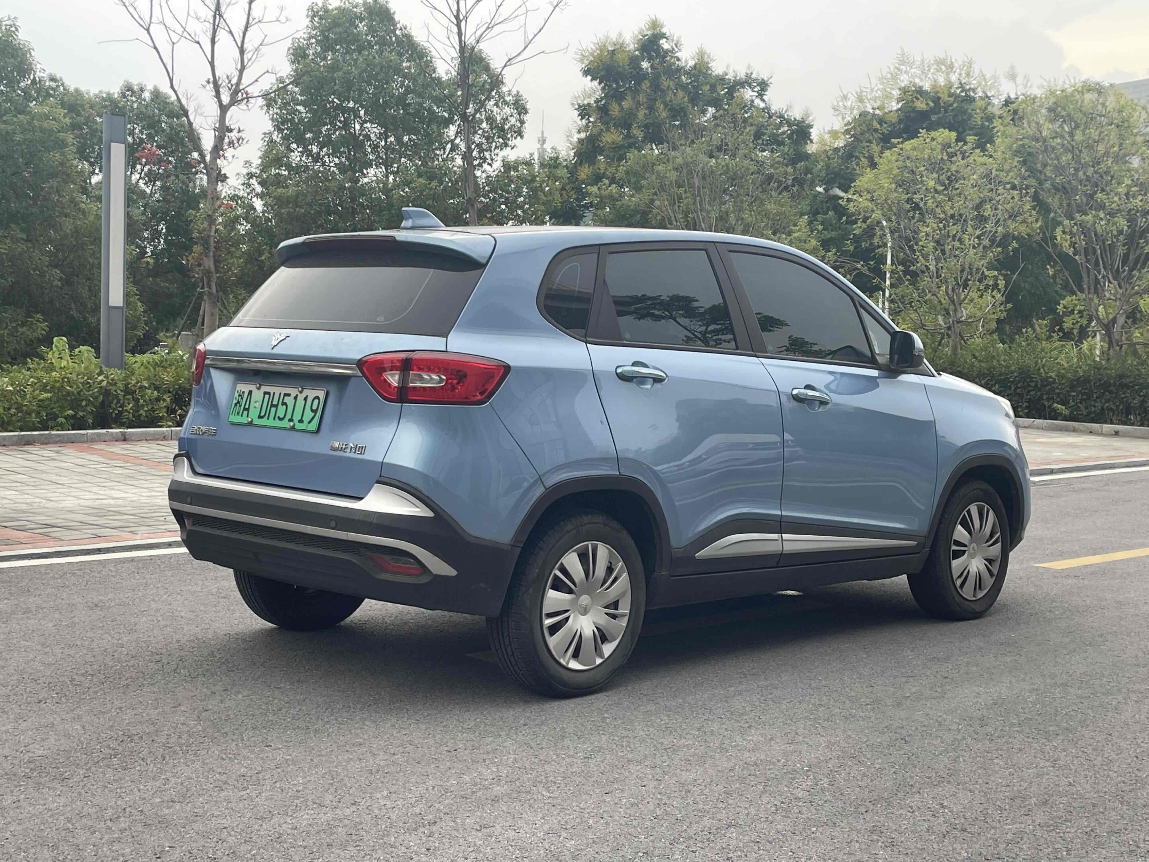 哪吒汽车 哪吒N01 2020 汽车图片 #7