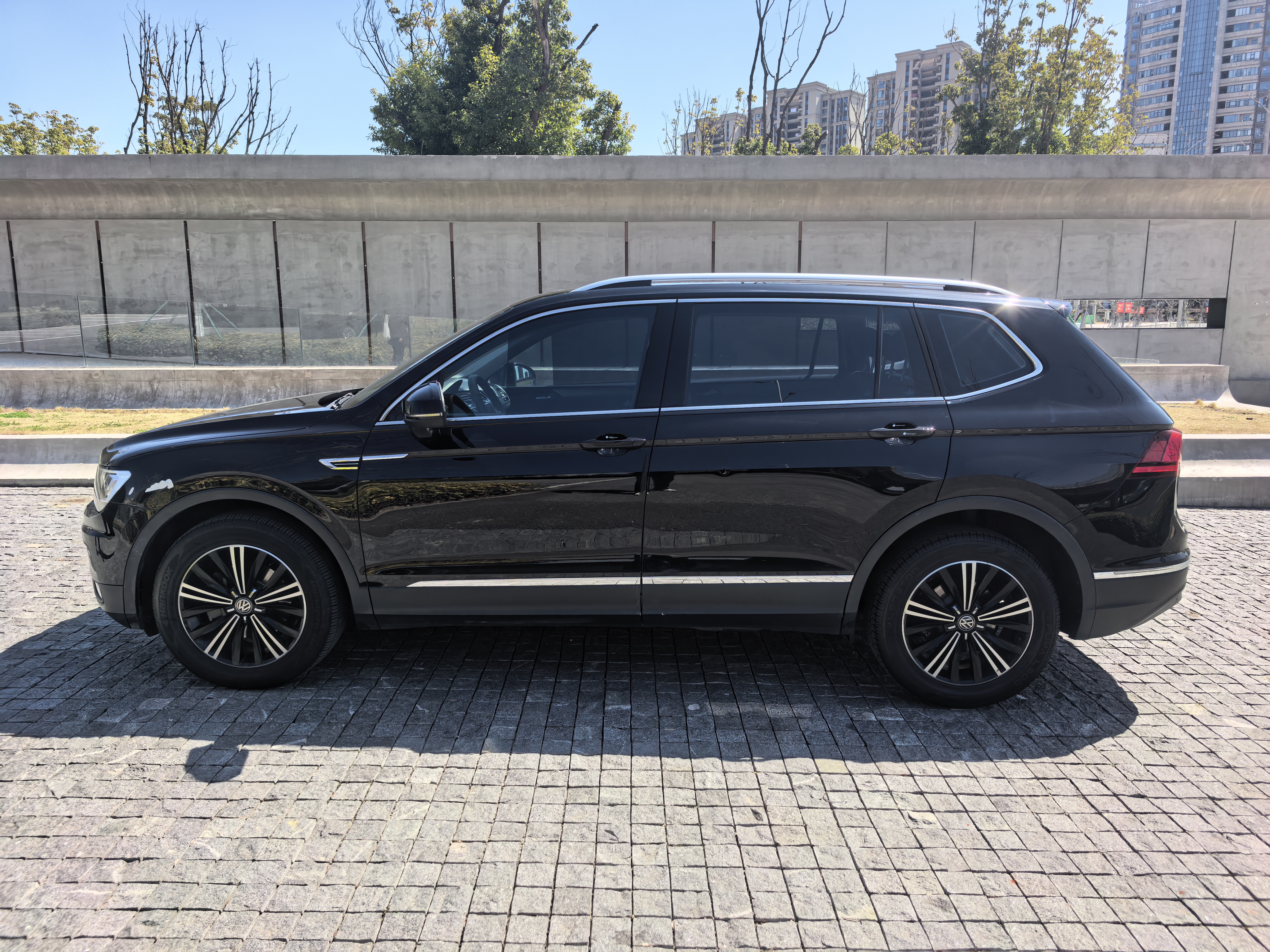 Volkswagen Tiguan L 2020 #7 Volkswagen Tiguan L 2020 car image #7