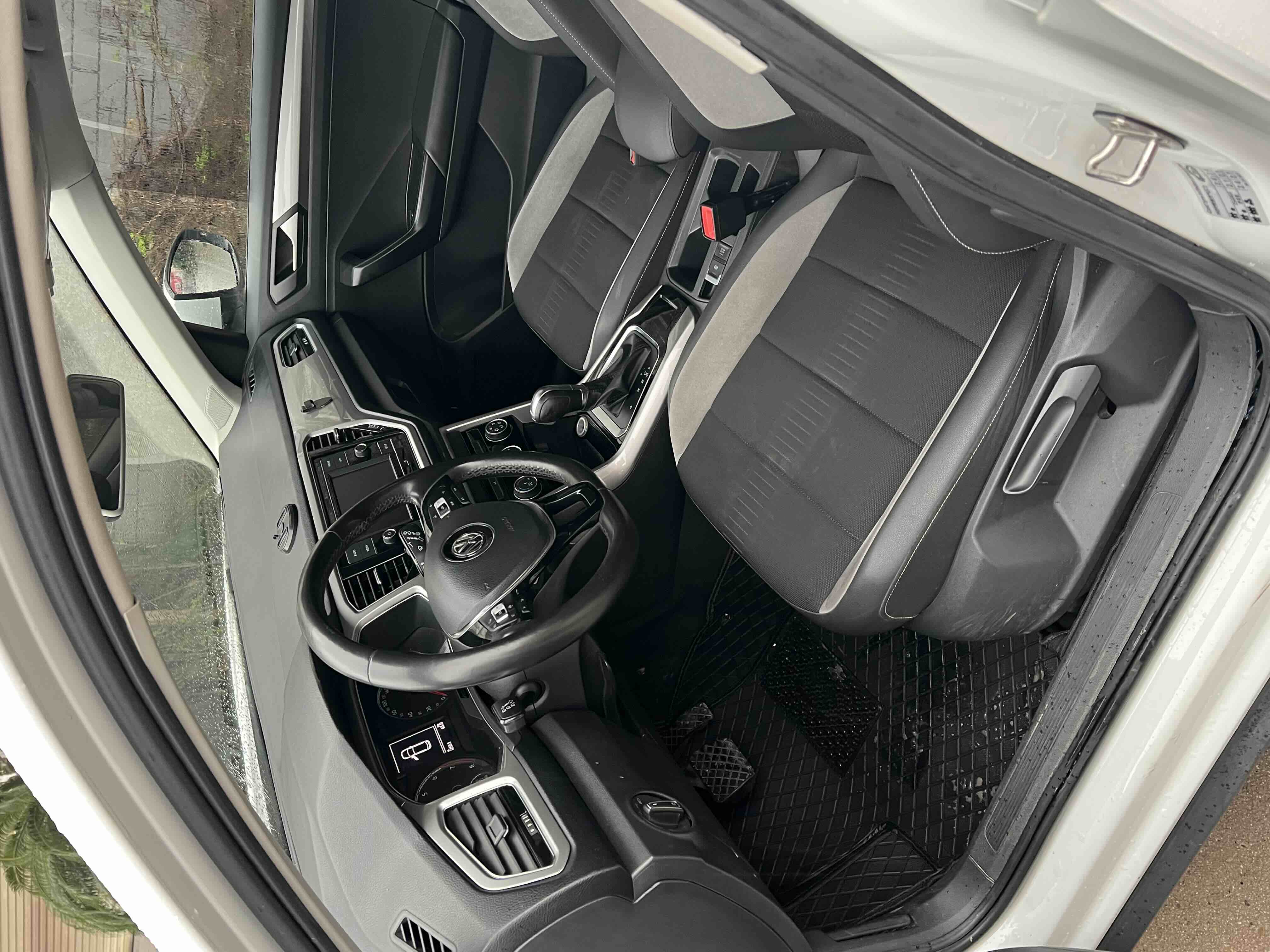 Volkswagen T-Roc 2021 car image #7
