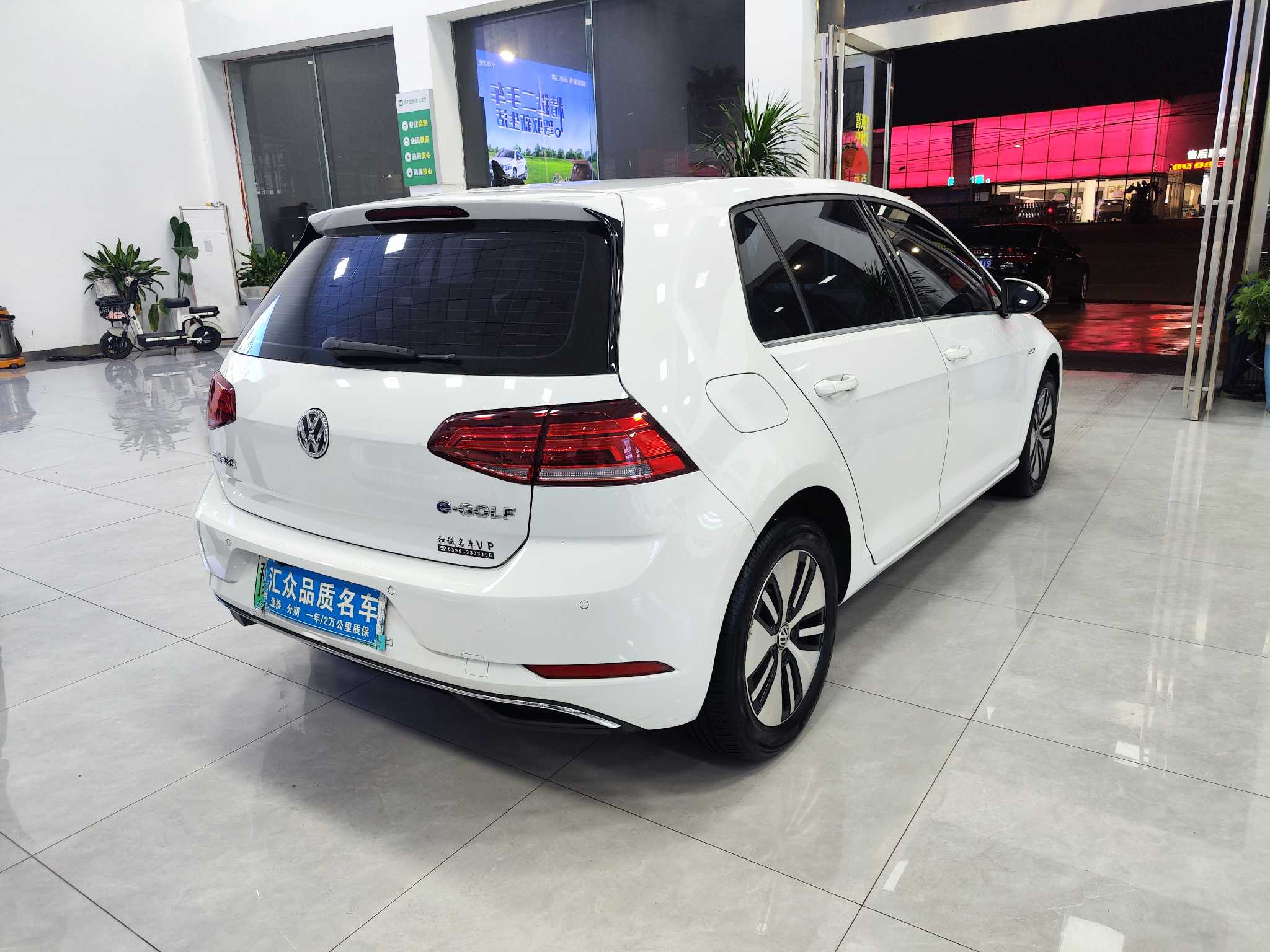 Volkswagen Golf Pure Electric 2020 car image #7