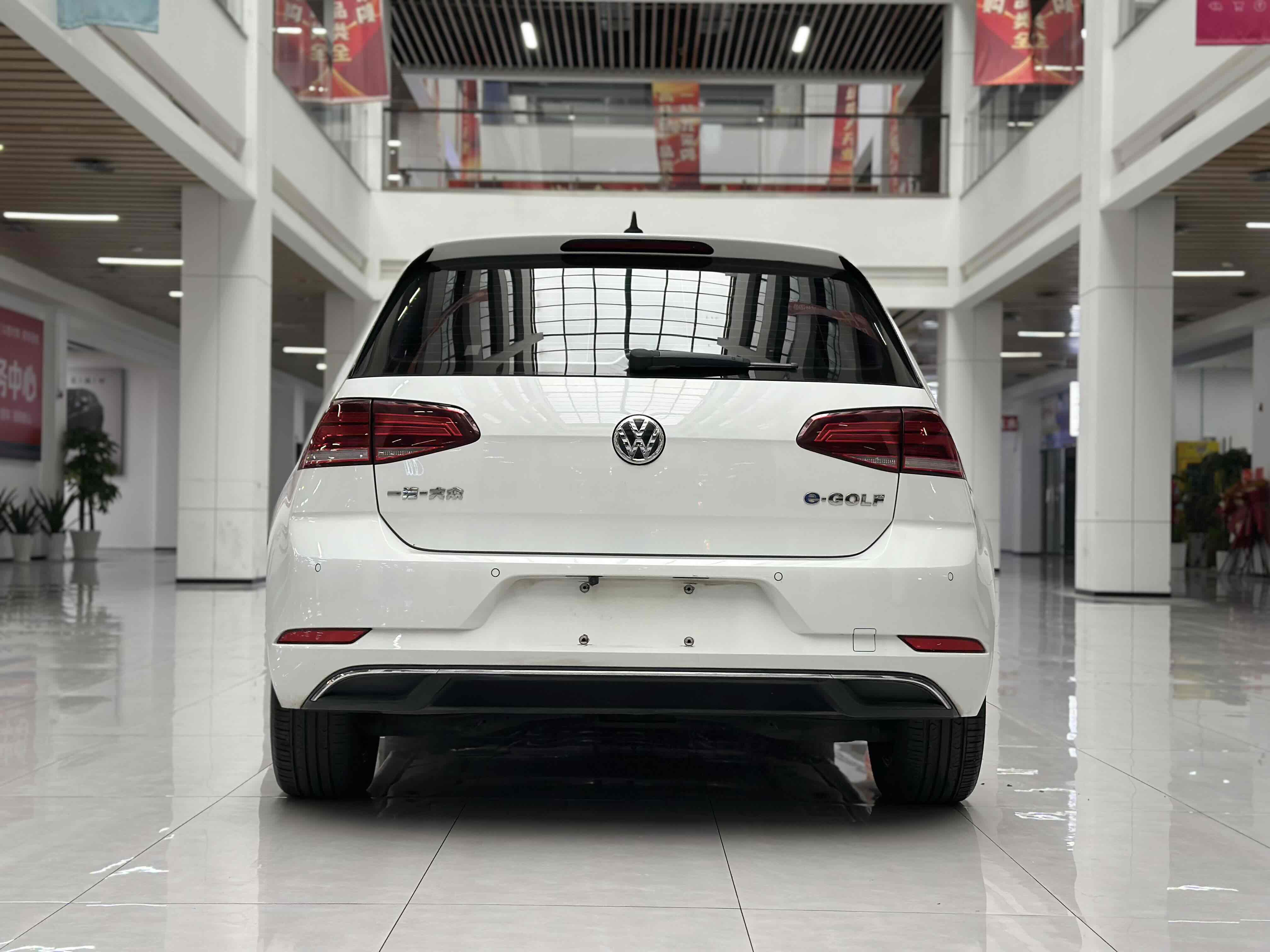 Volkswagen Golf Pure Electric 2021 car image #7