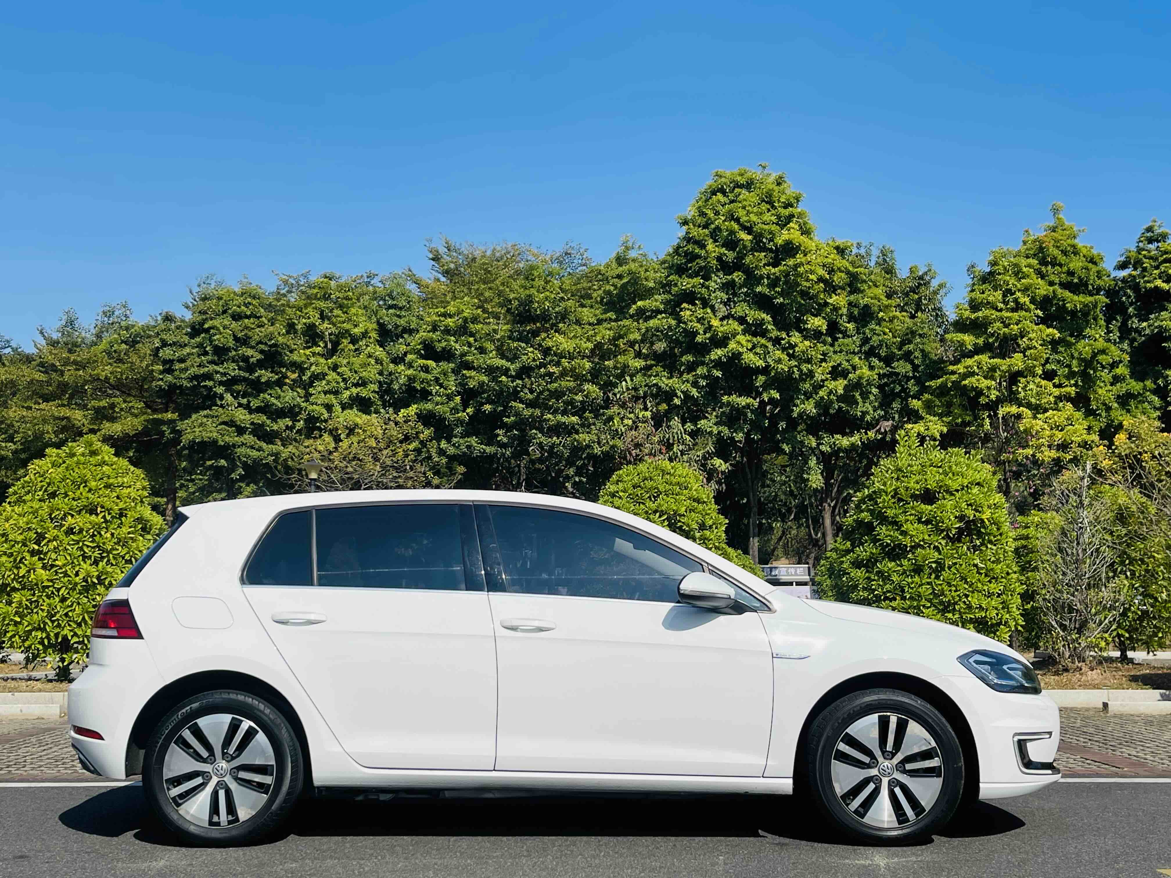 Volkswagen Golf Pure Electric 2021 imagen de coche #7