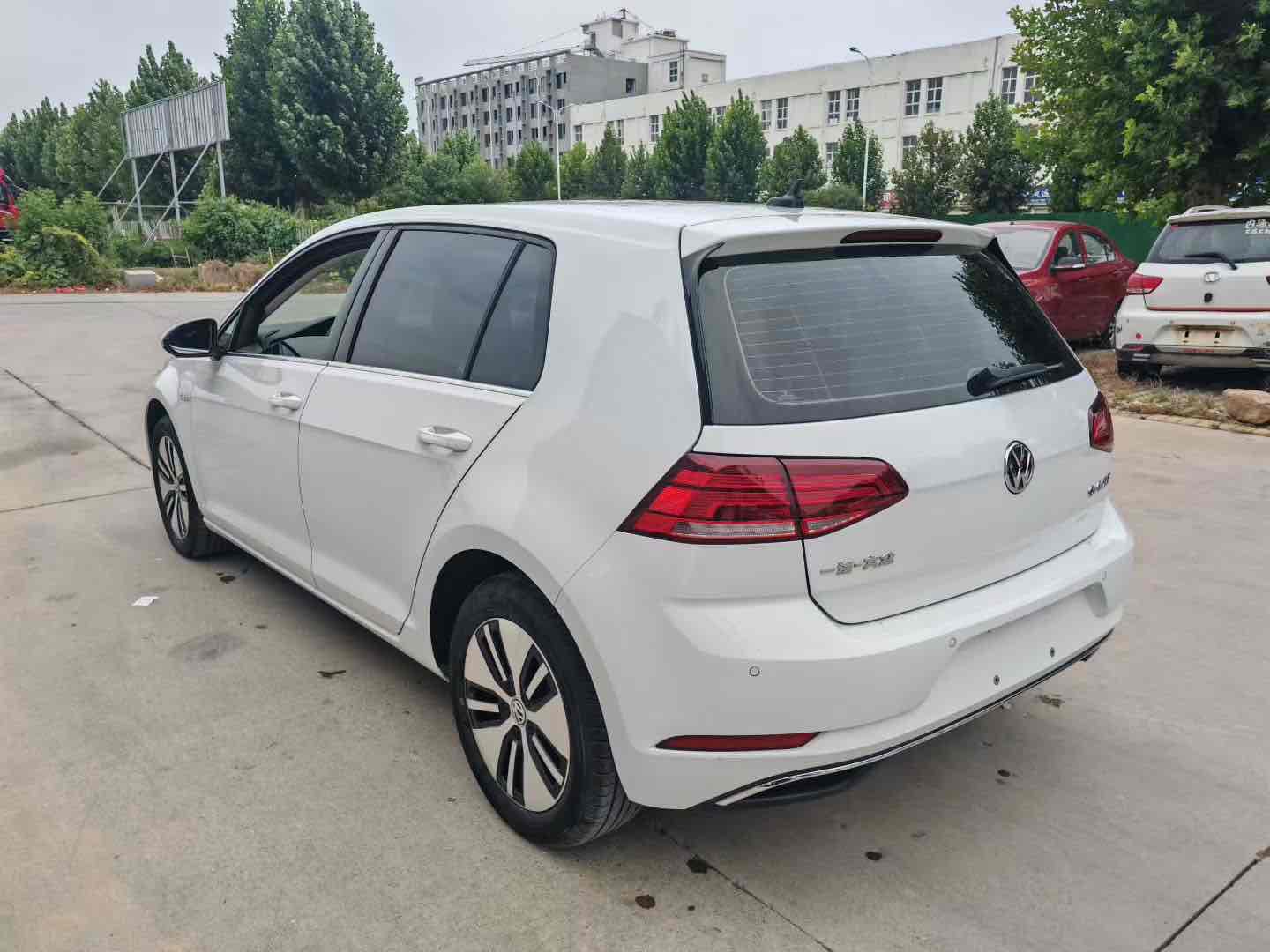 Volkswagen Golf Pure Electric 2020 car image #7