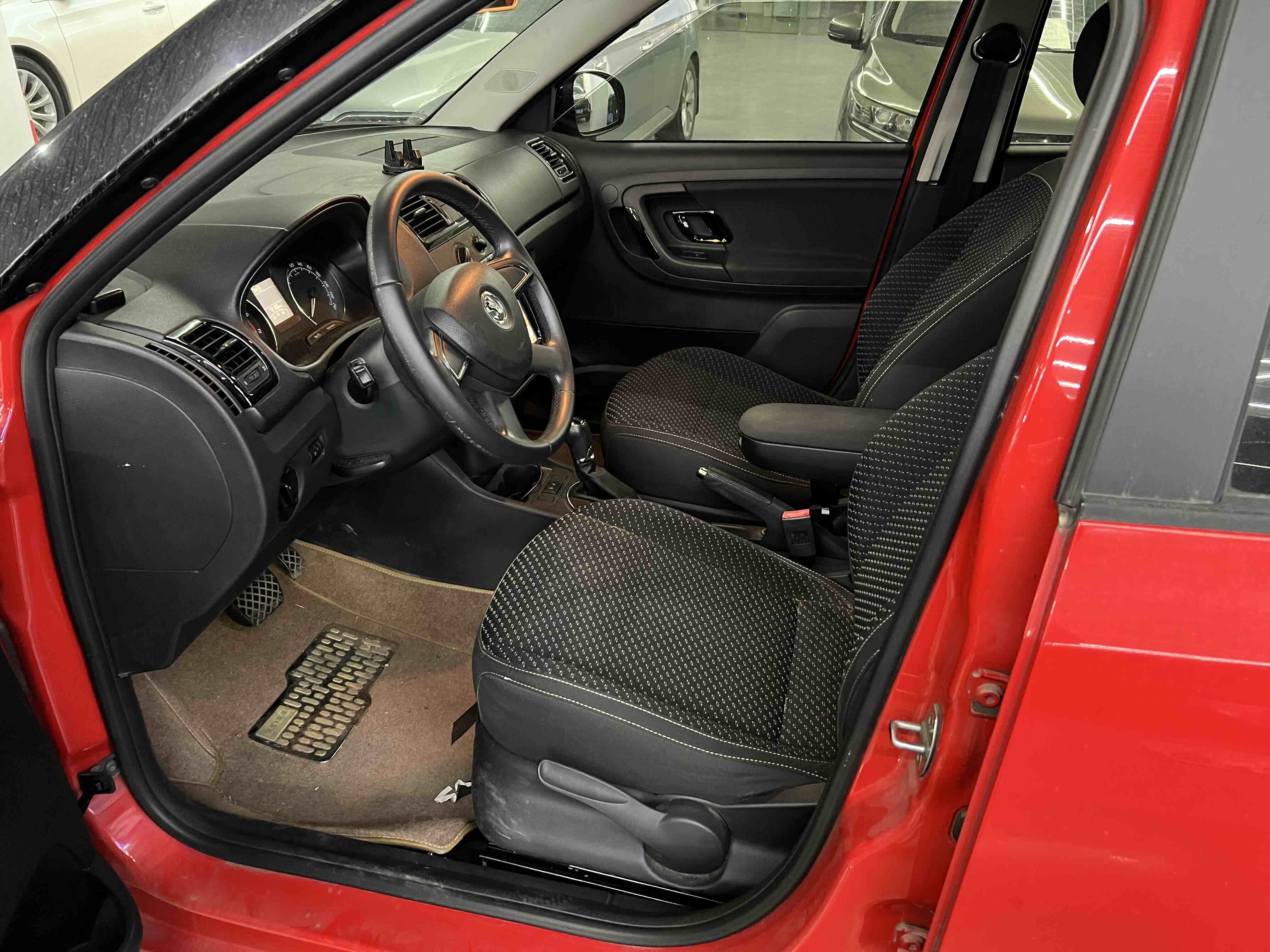 Skoda Fabia 2014 car image #7