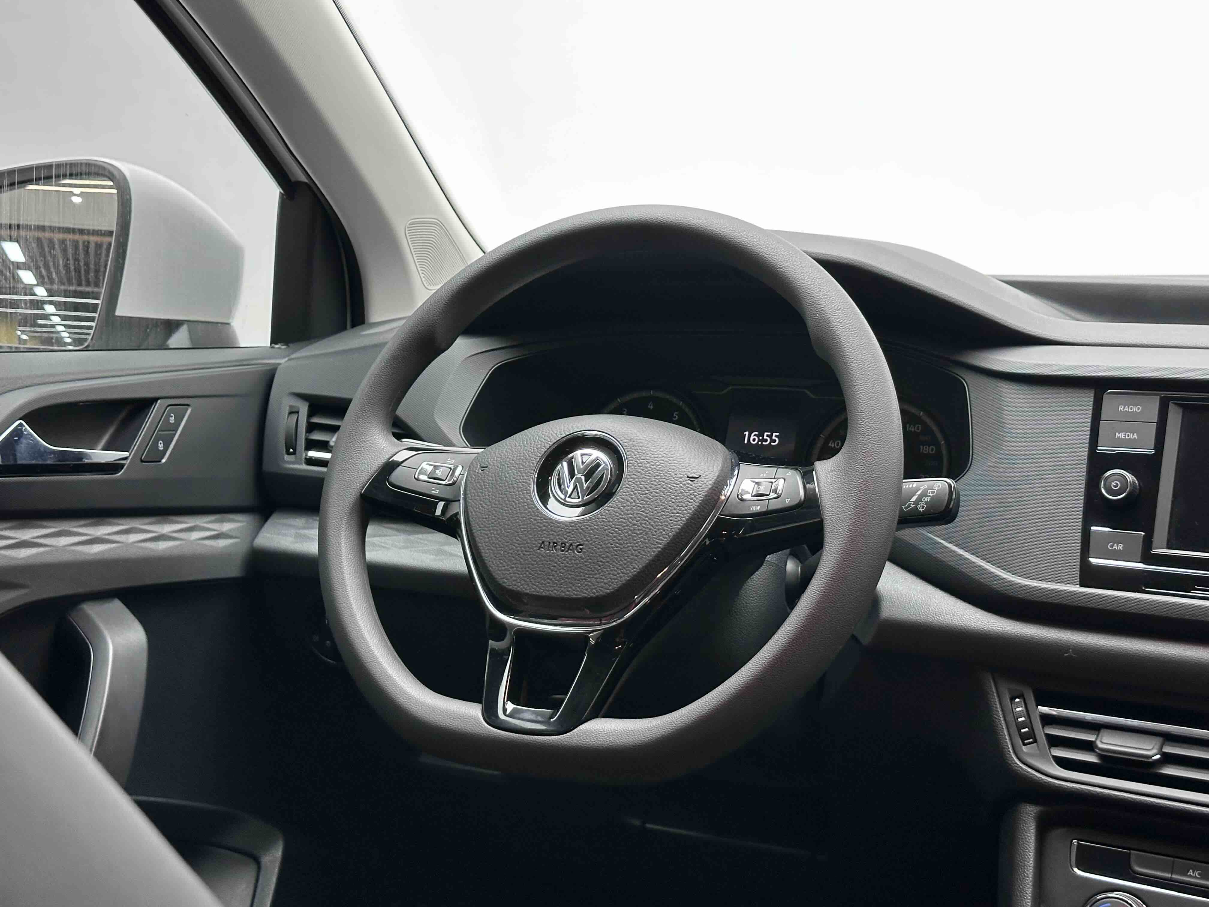 Volkswagen Tharu 2020 car image #7