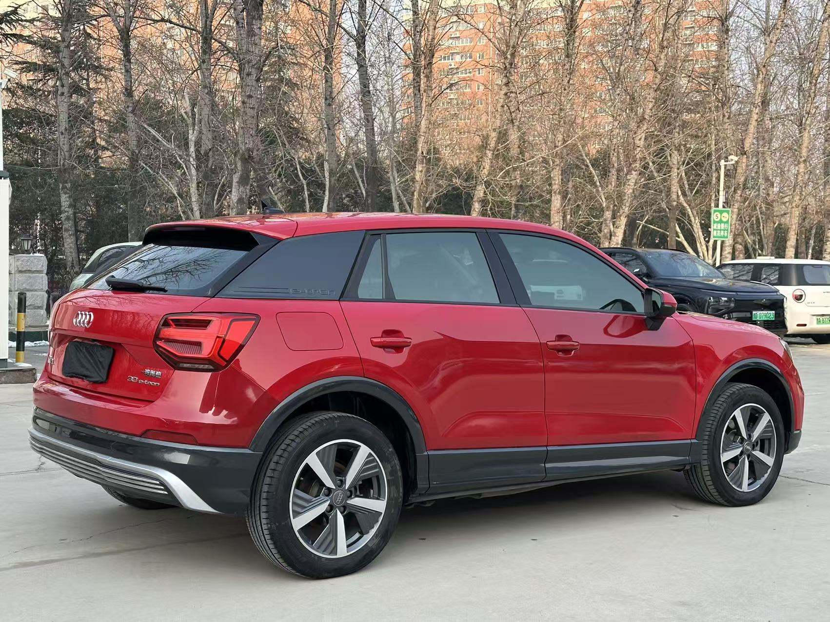 Audi Q2L e-tron 2020 imagen de coche #7