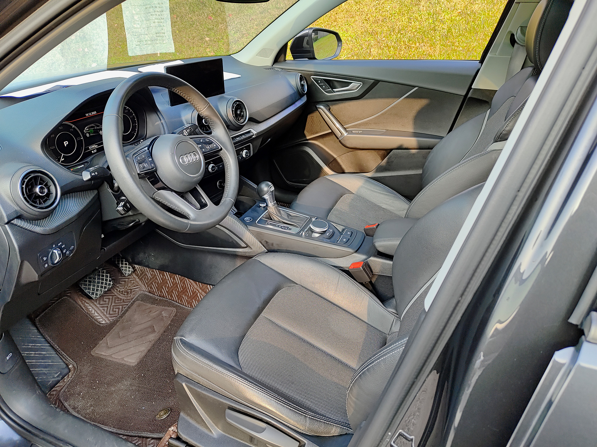 Audi Q2L e-tron 2020 car image #7