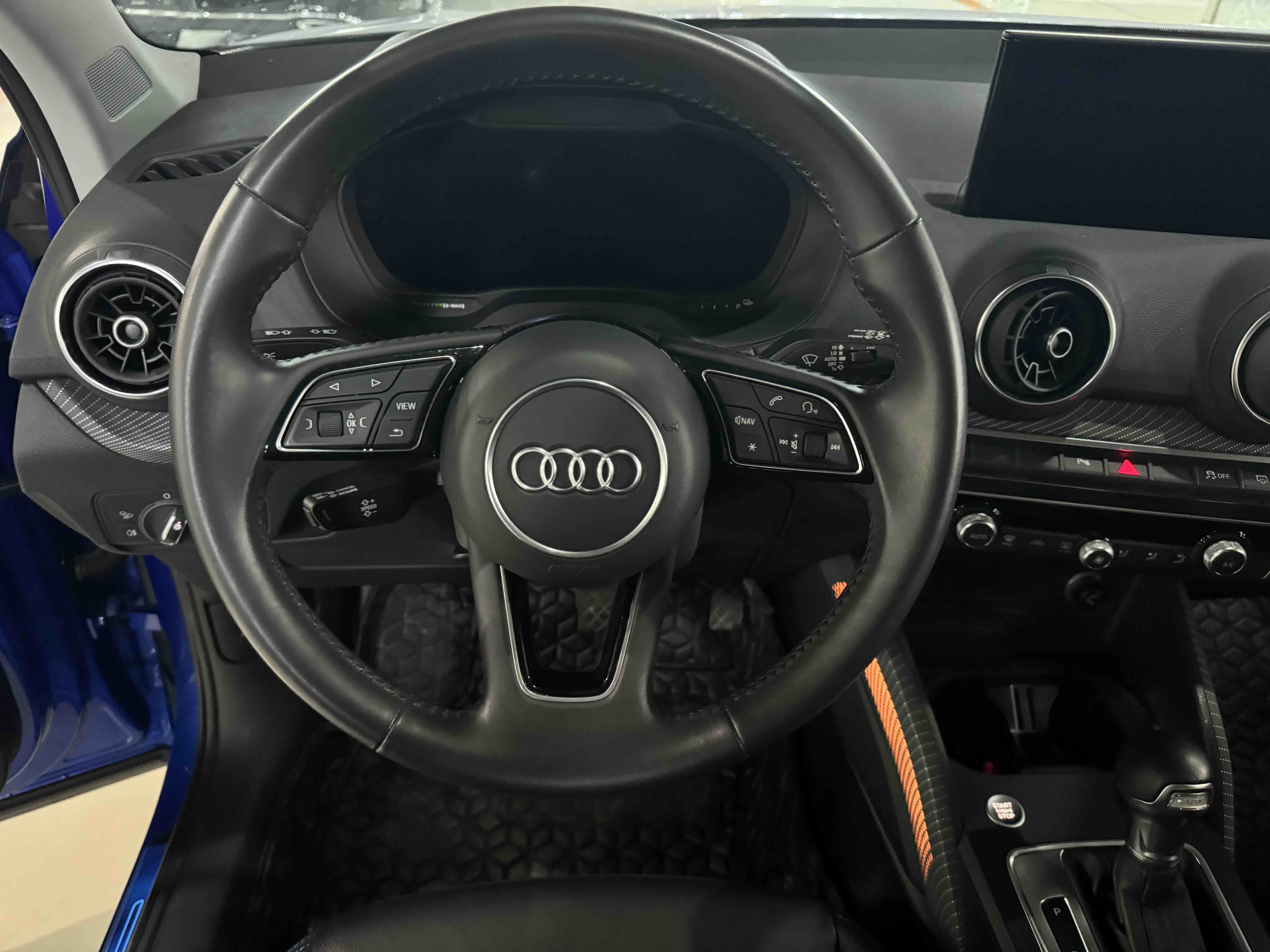 Audi Q2L e-tron 2021 صورة سيارة #7