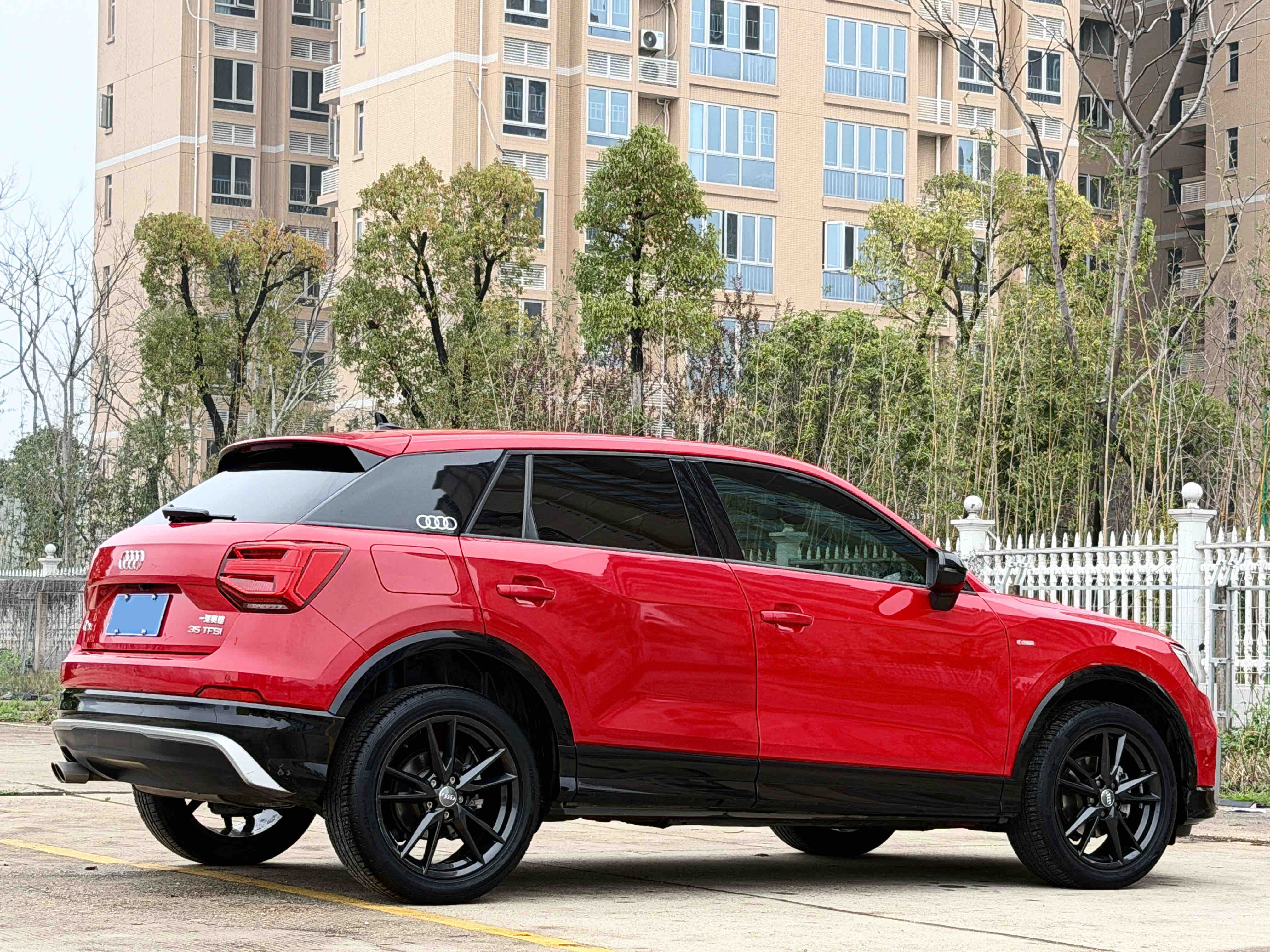 Audi Q2L 2021 car image #7