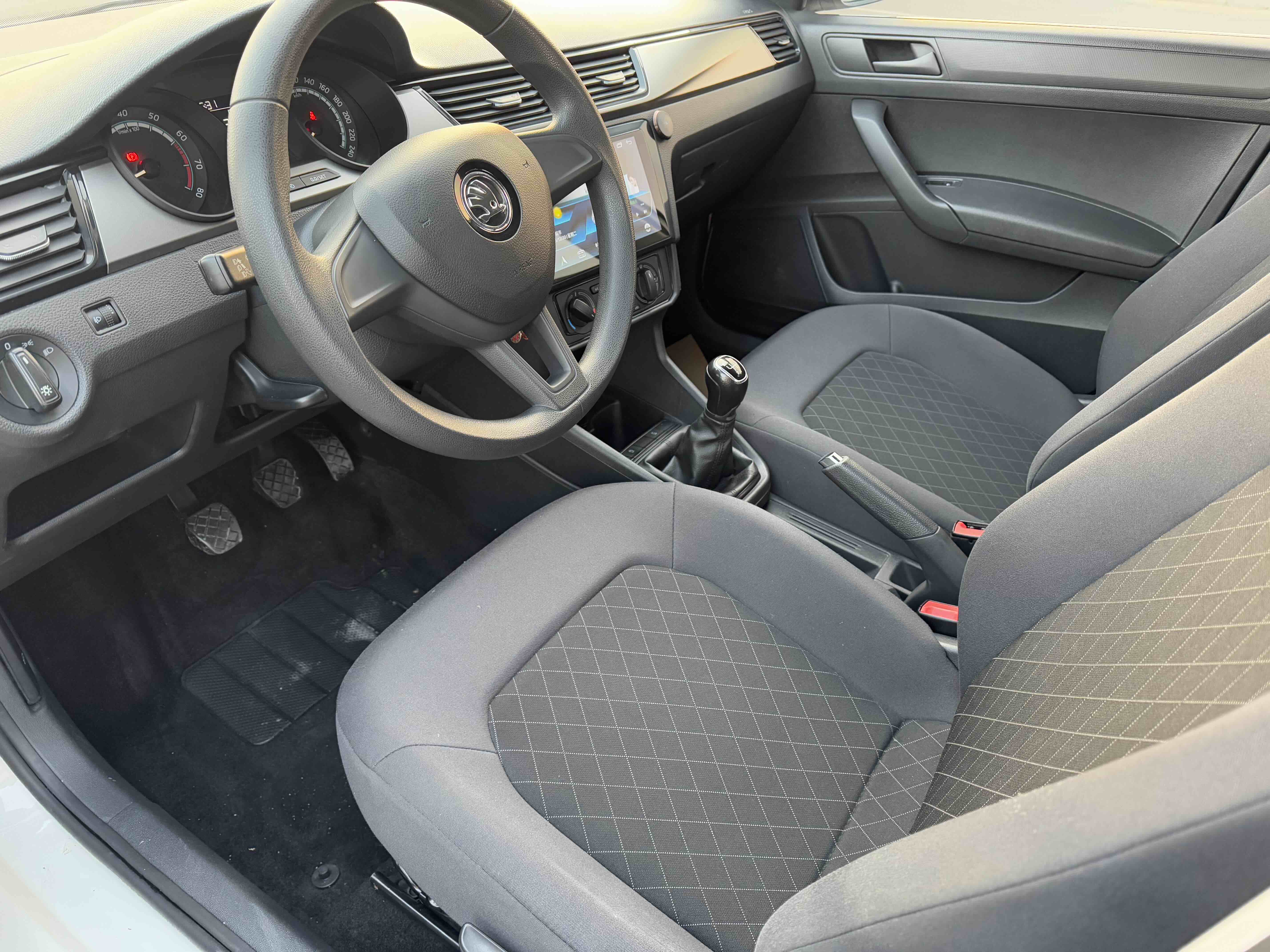 Skoda Rapid 2021 immagine di auto #7