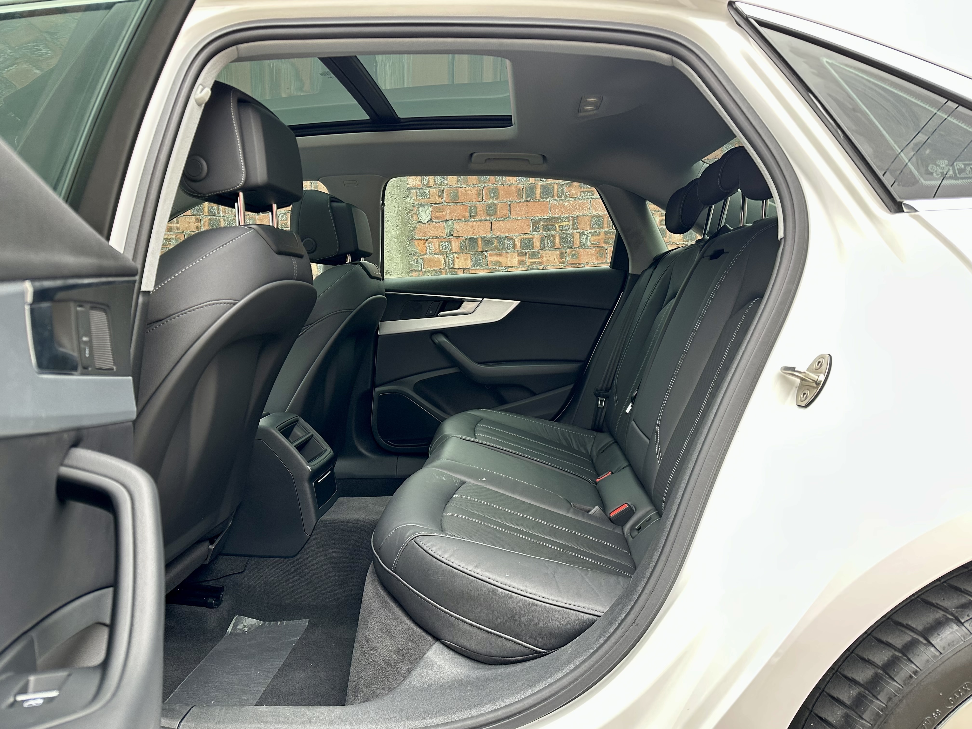 Audi A4L 2021 car image #7