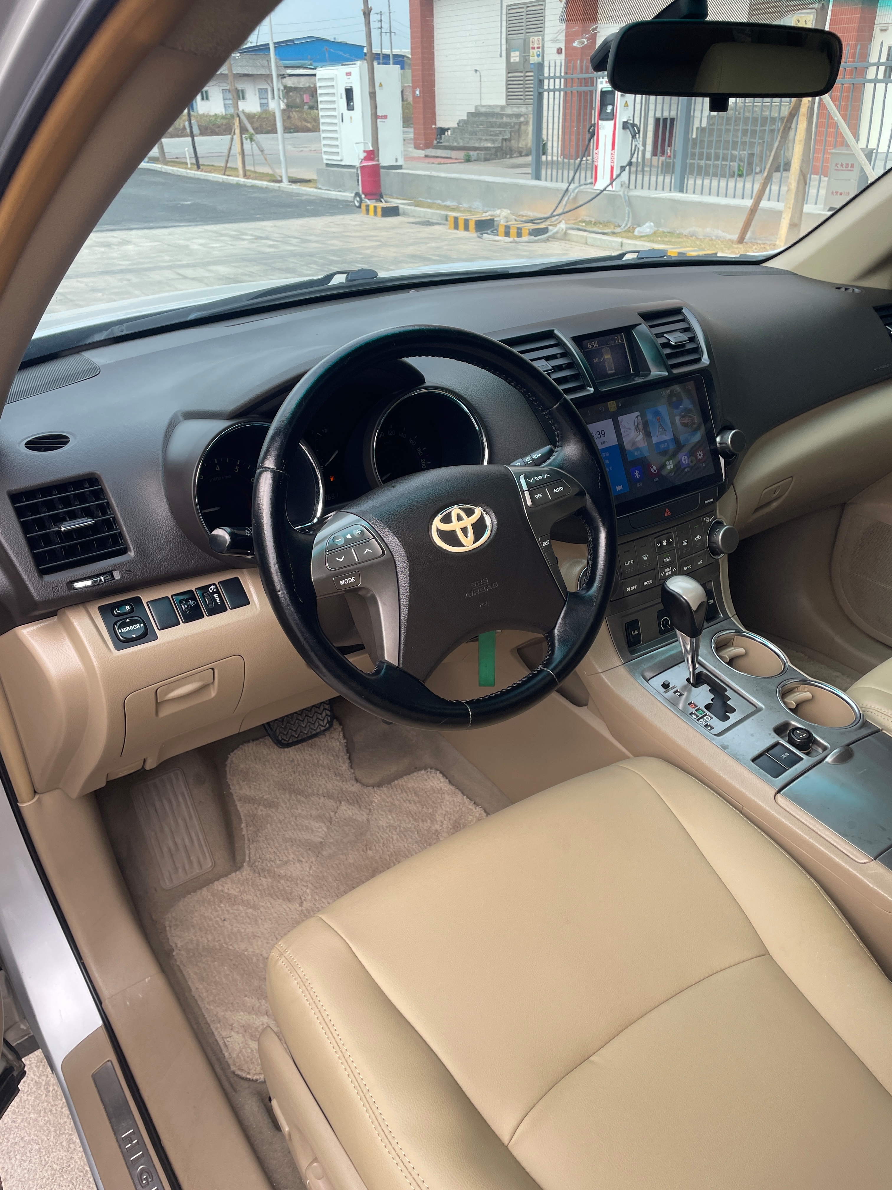 Toyota Highlander 2010 car image #7