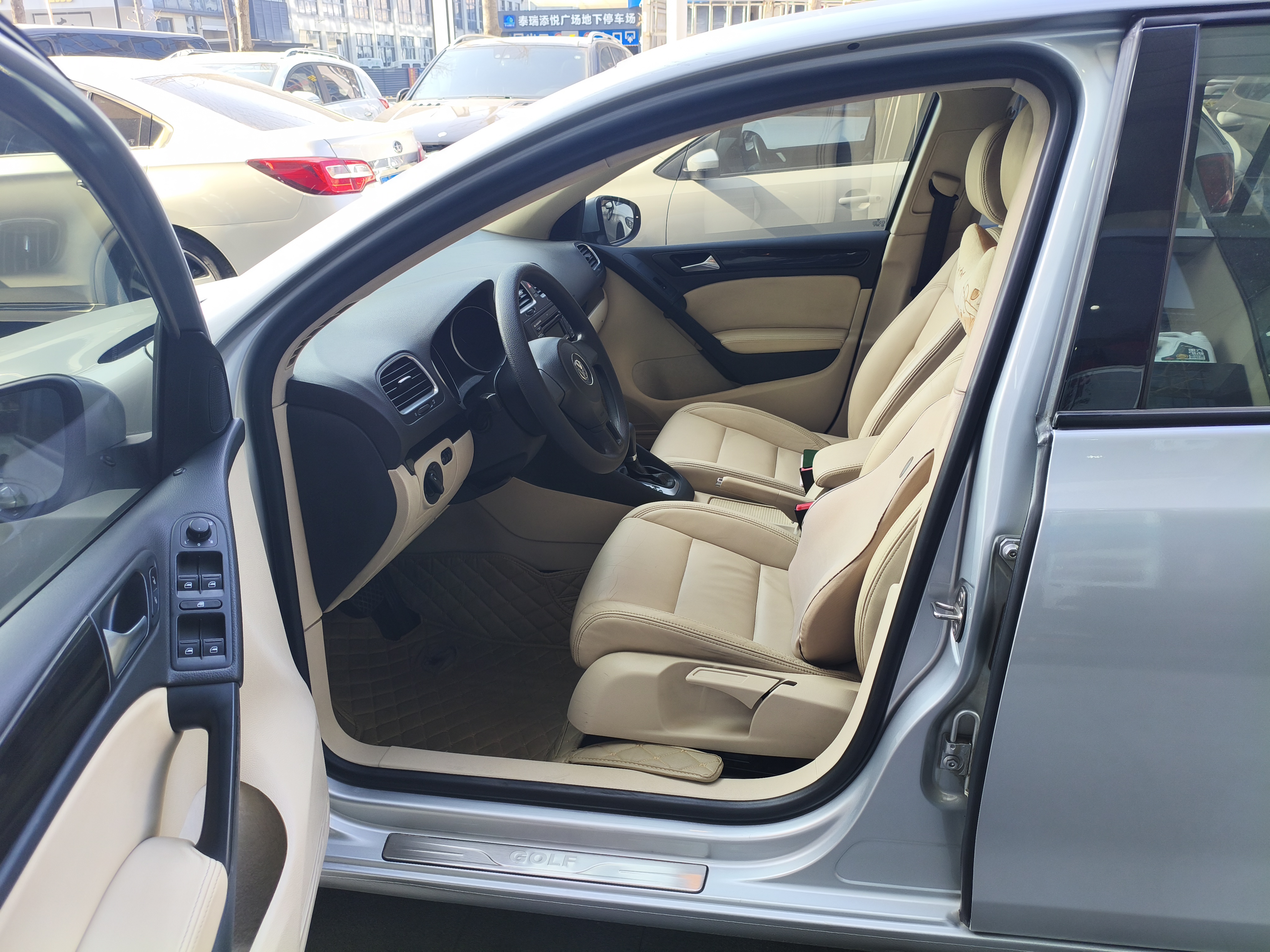 Volkswagen Golf 2010 изображение автомобиля #7