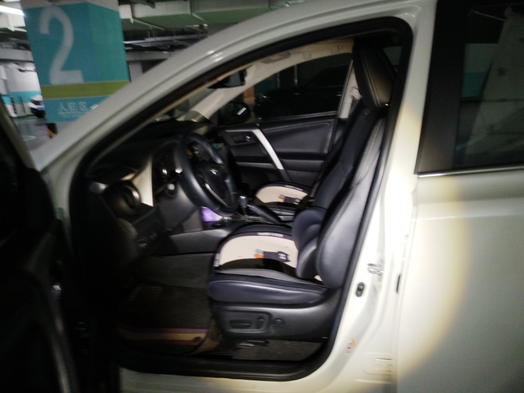 Toyota RAV4 2016 car image #7