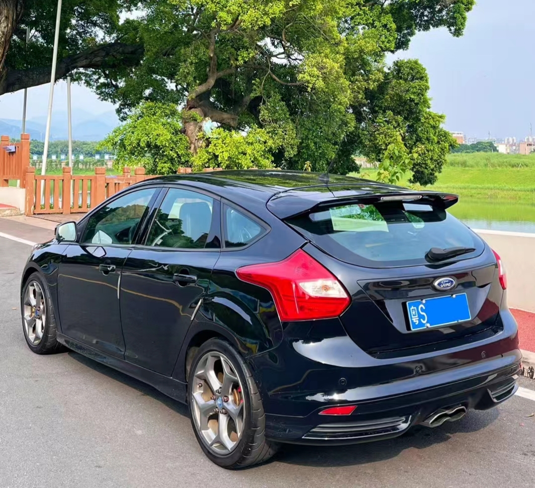 Ford Focus (Imported) 2014 صورة سيارة #7