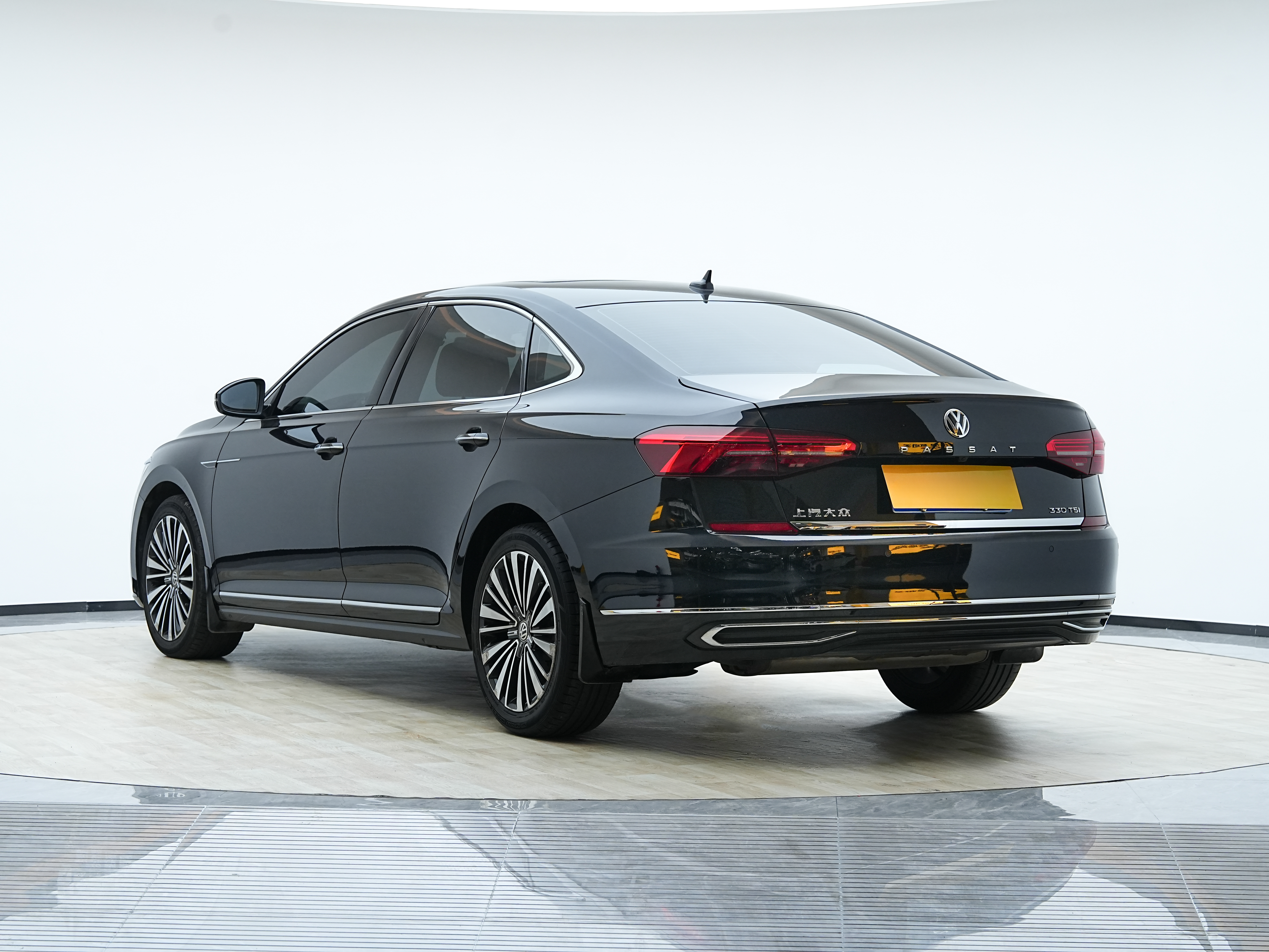 Volkswagen Passat 2020 immagine di auto #7