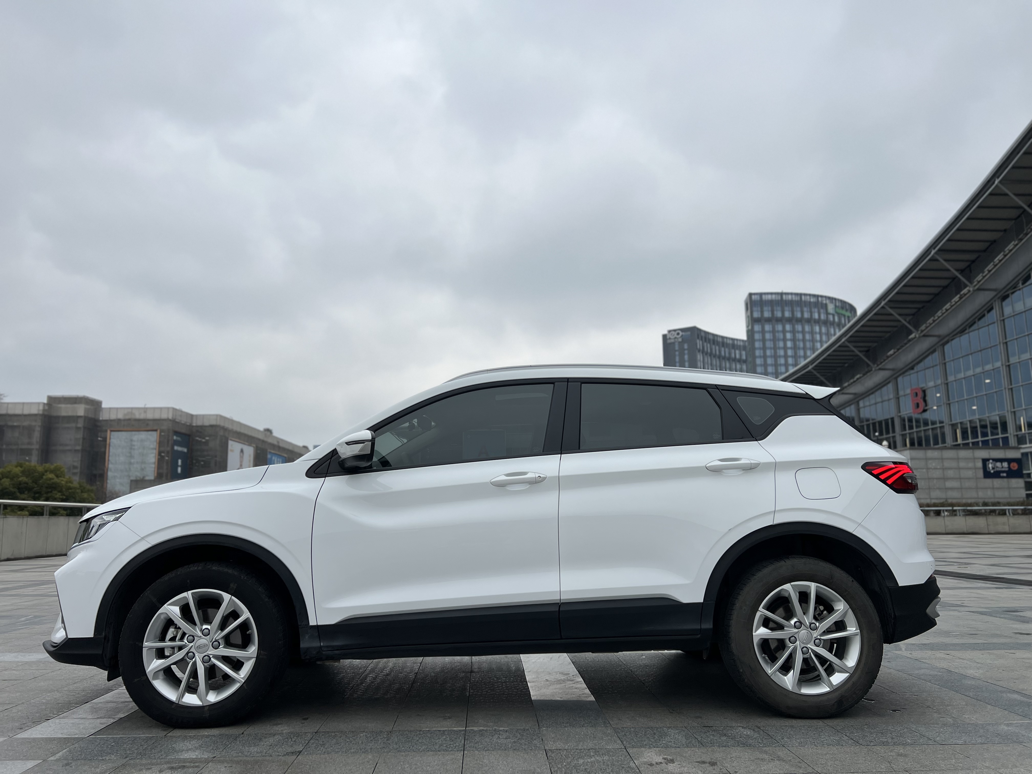 GEELY Coolray 2020 car image #7