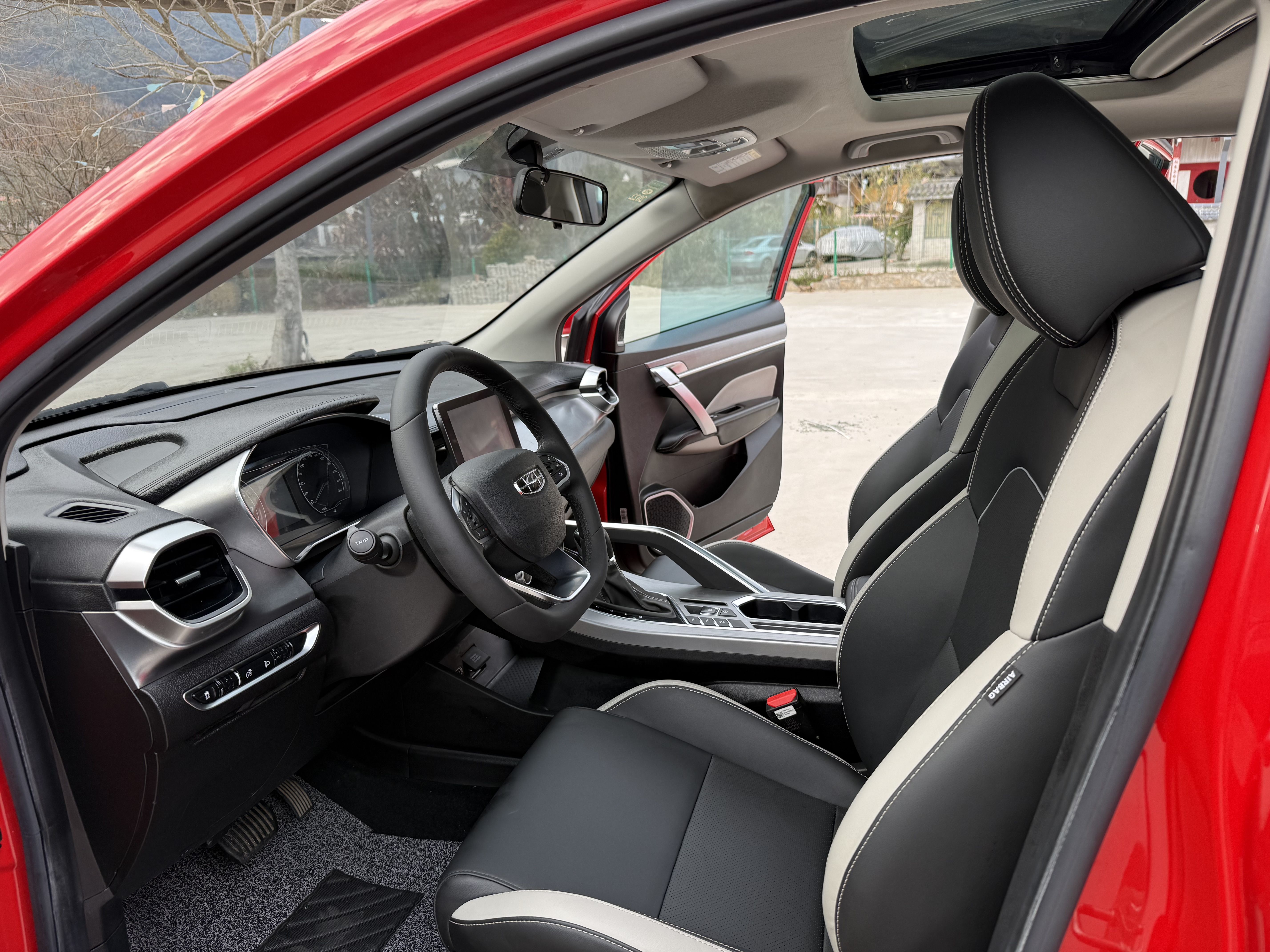 GEELY Coolray 2020 car image #7