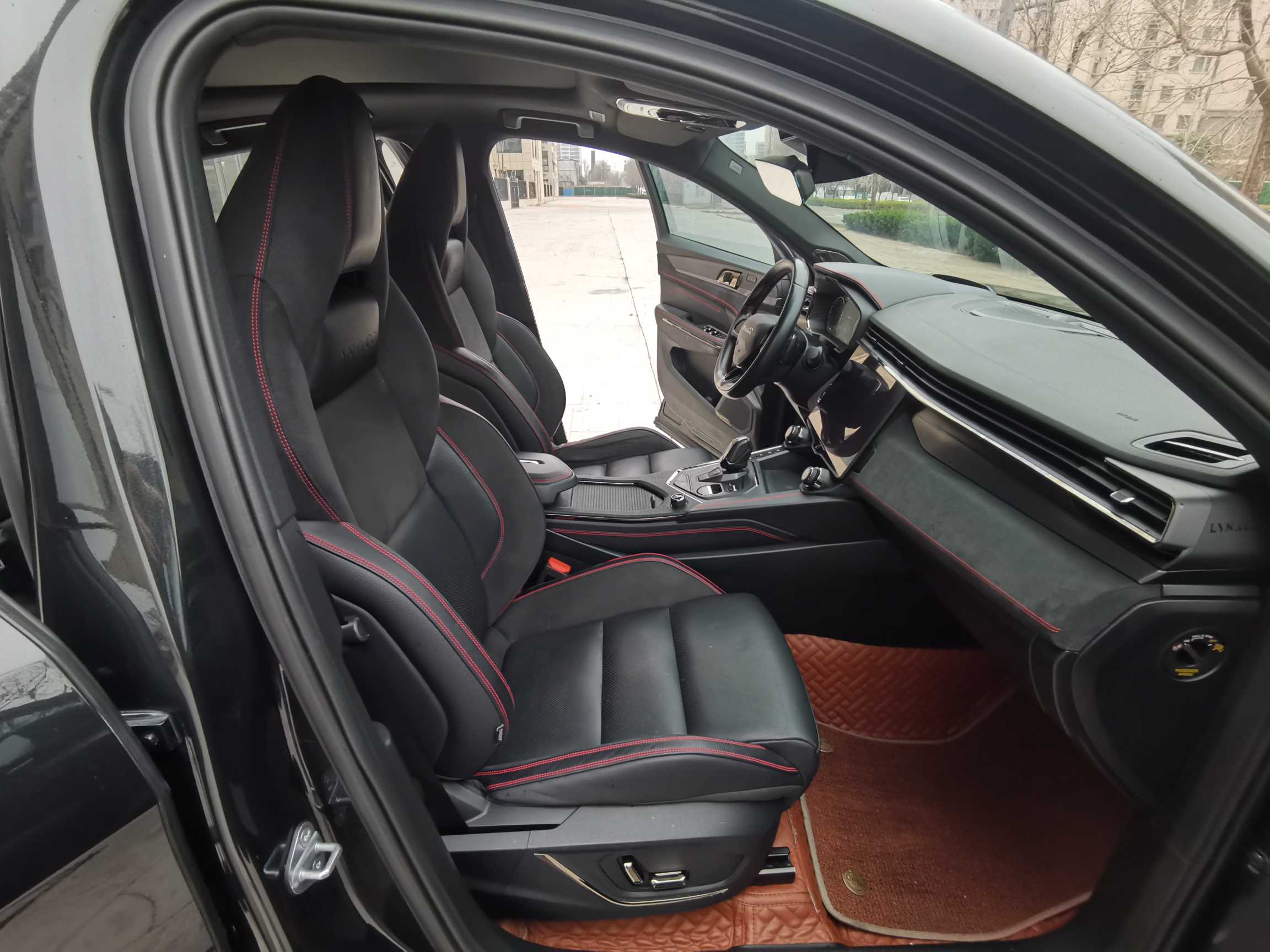 Lynk & Co 05 2020 car image #7