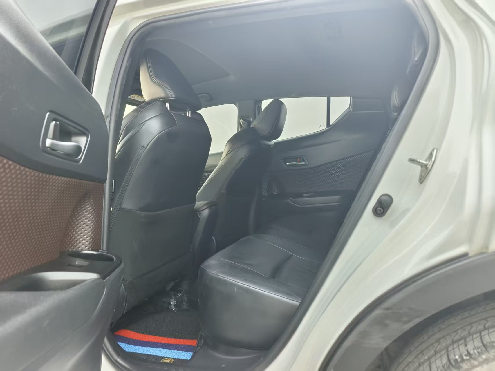 Toyota C-HR EV 2020 immagine di auto #7