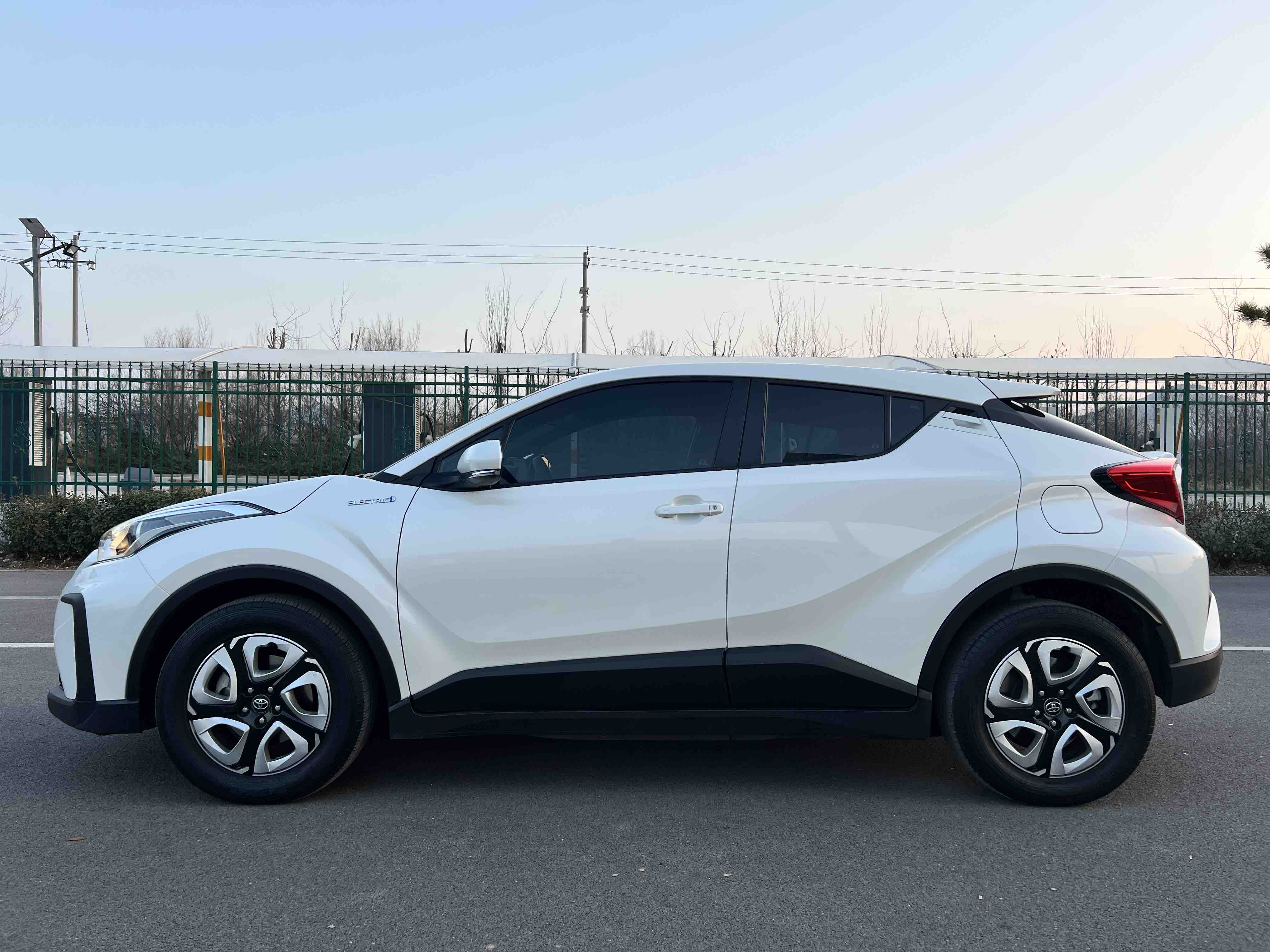 Toyota C-HR EV 2021 car image #7