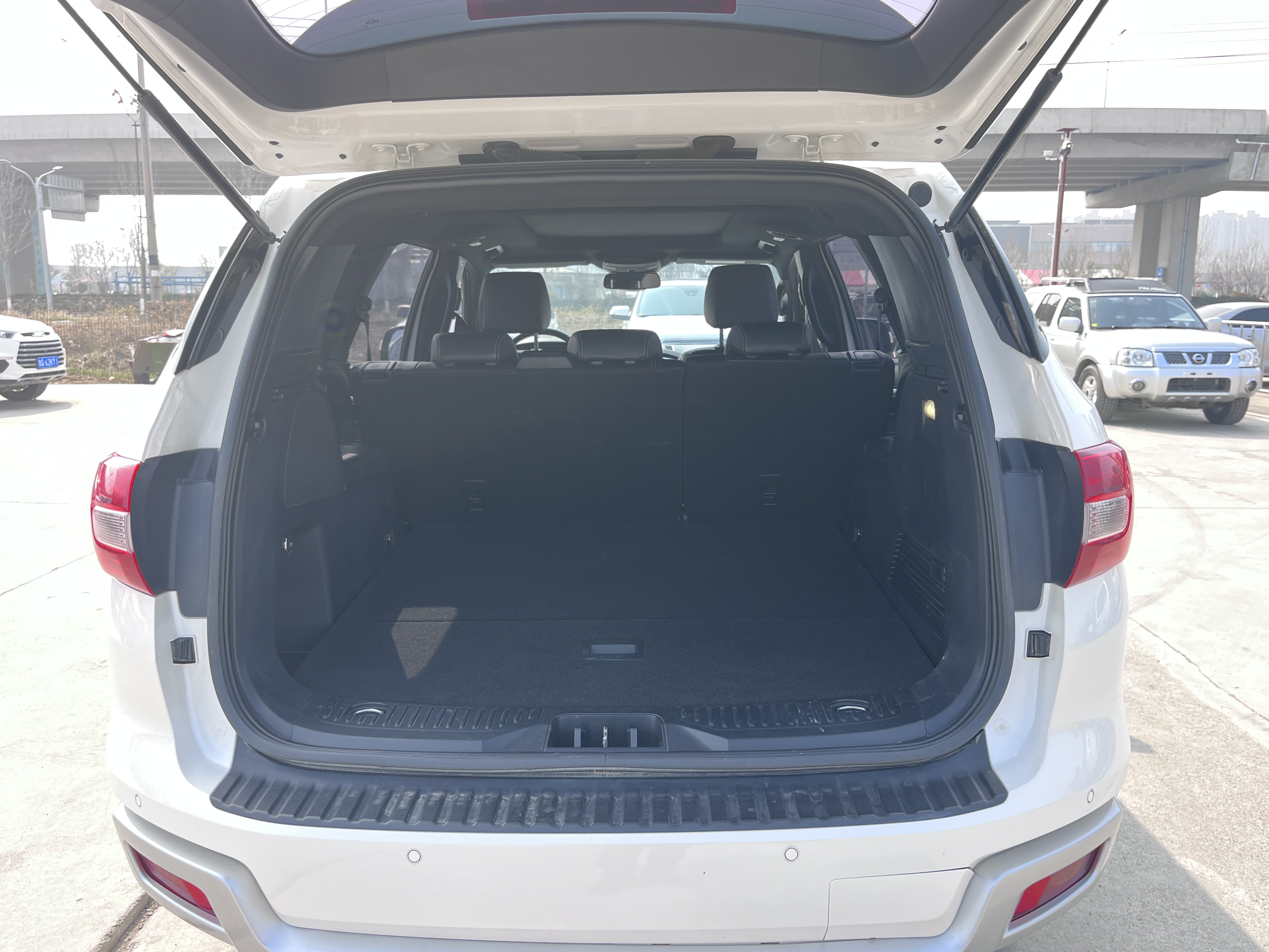 Ford Everest 2021 صورة سيارة #7