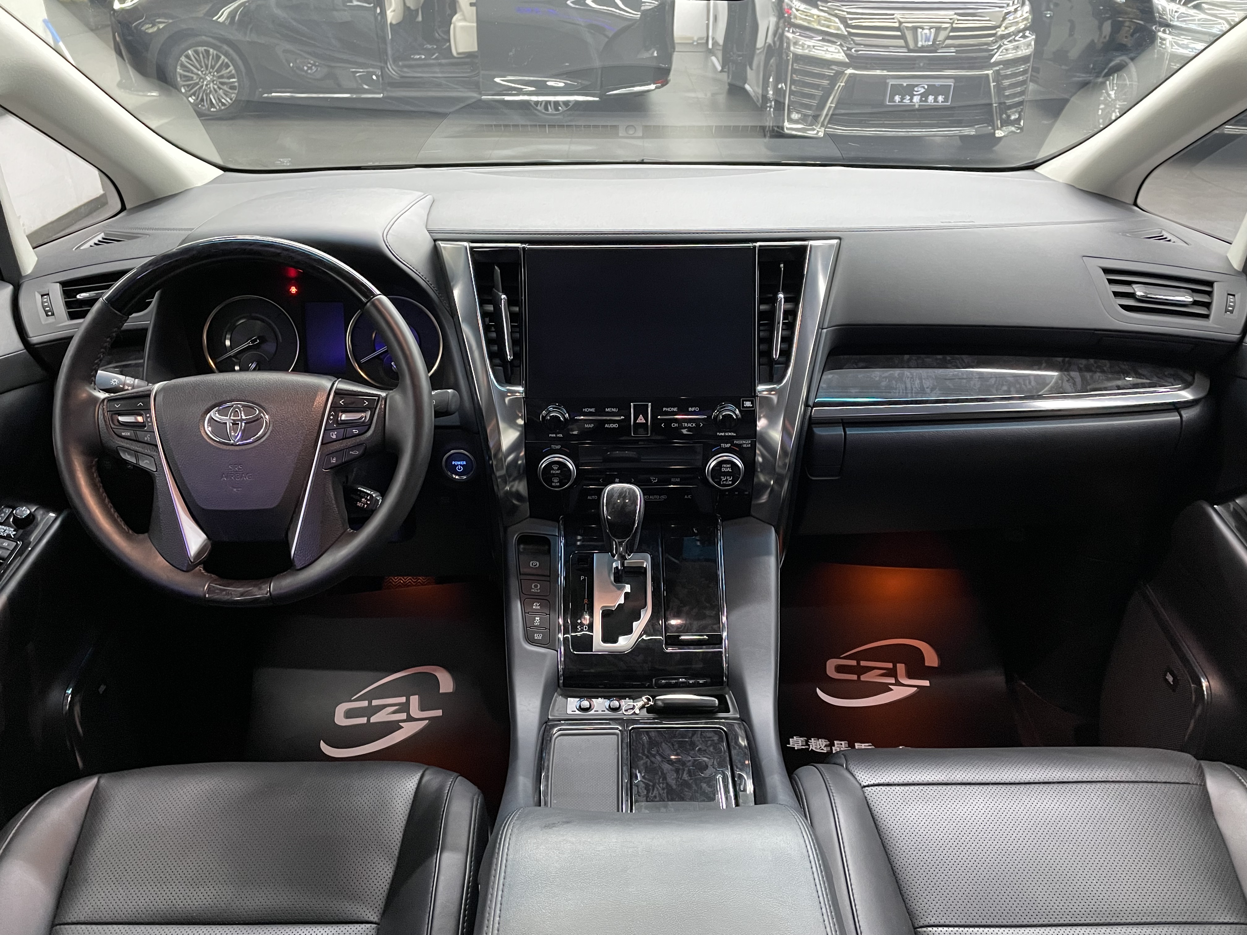 Toyota Vellfire 2020 car image #7