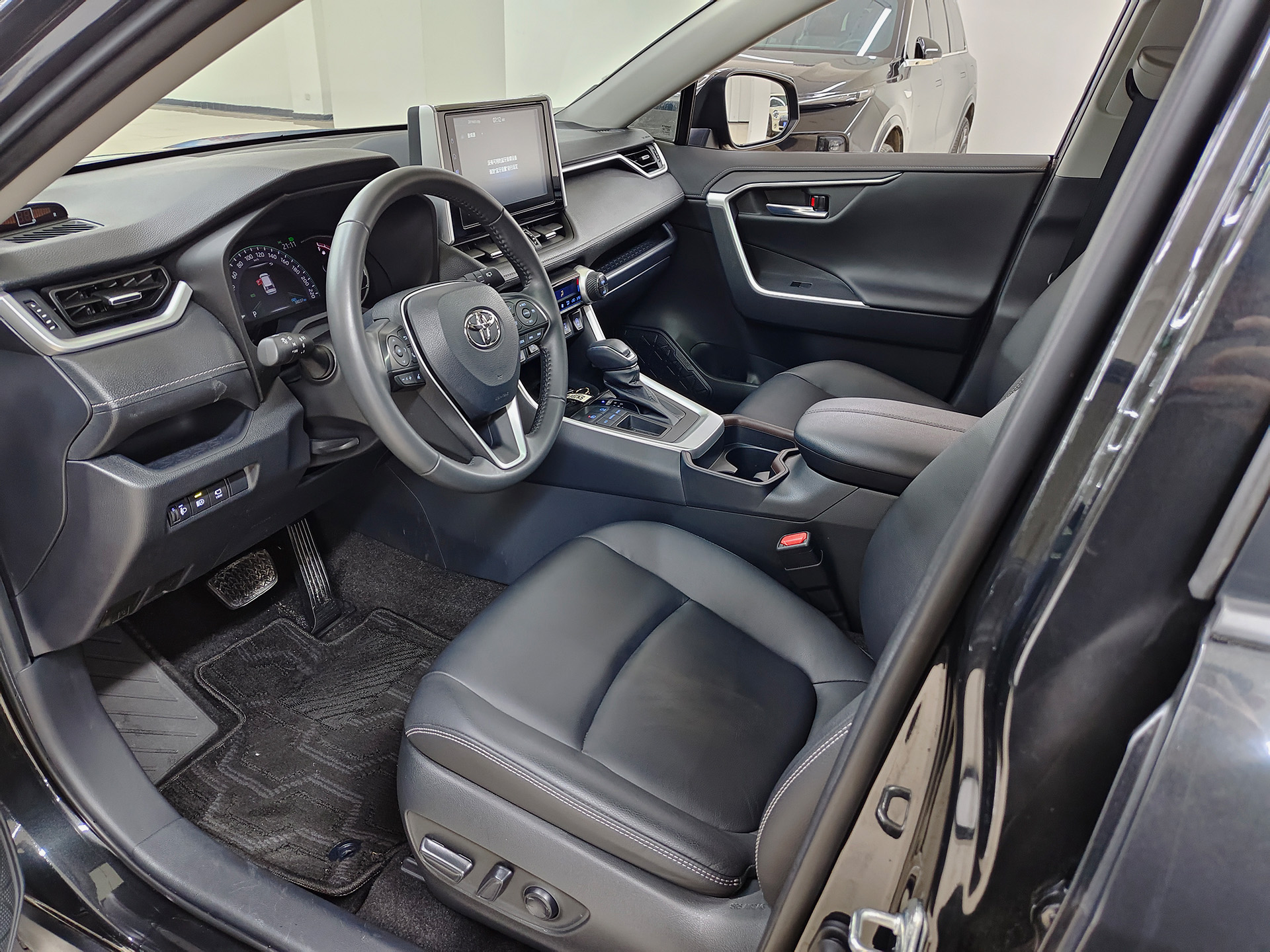 Toyota RAV4 2020 immagine di auto #7