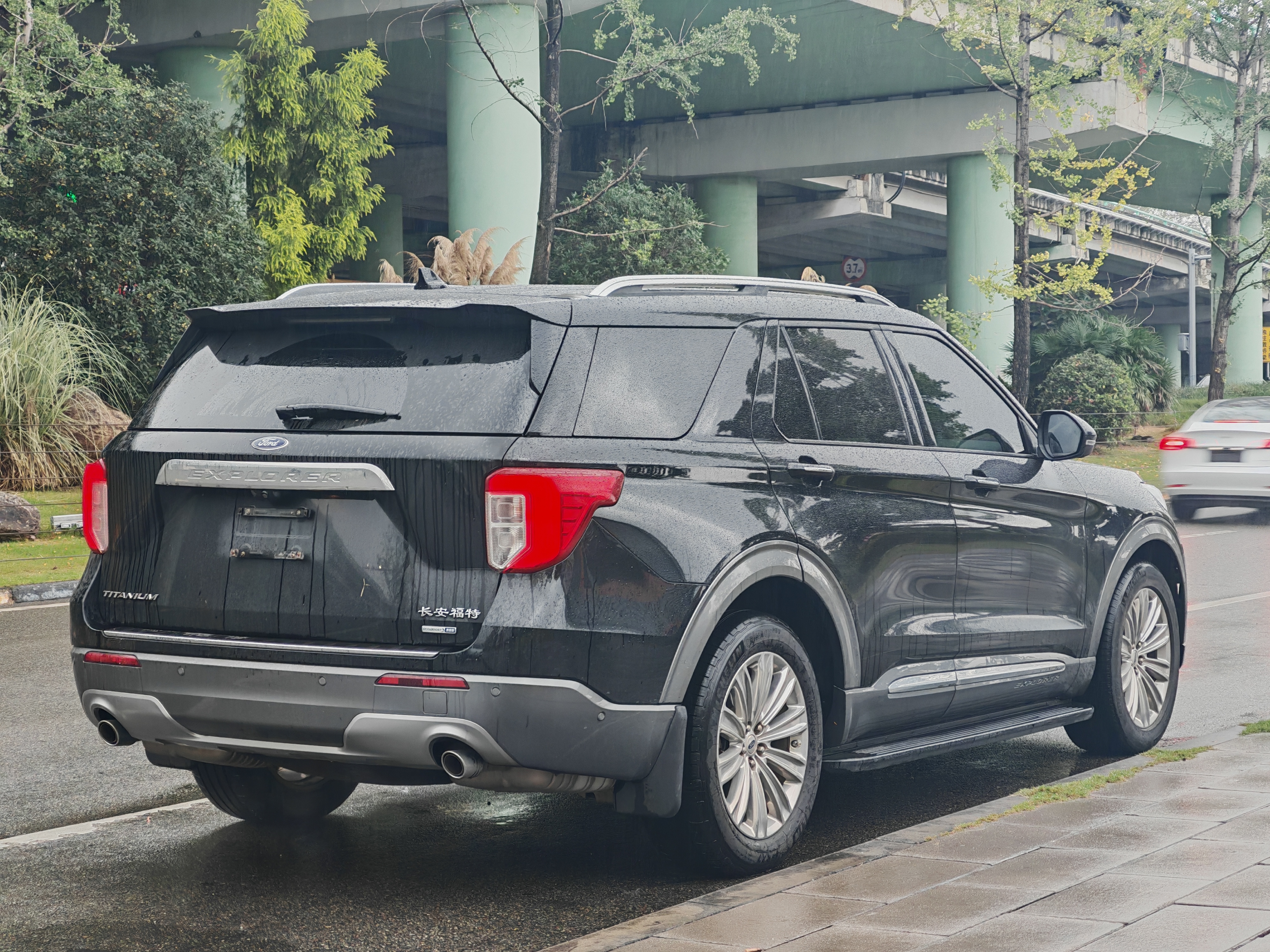 Ford Explorer 2021 car image #7