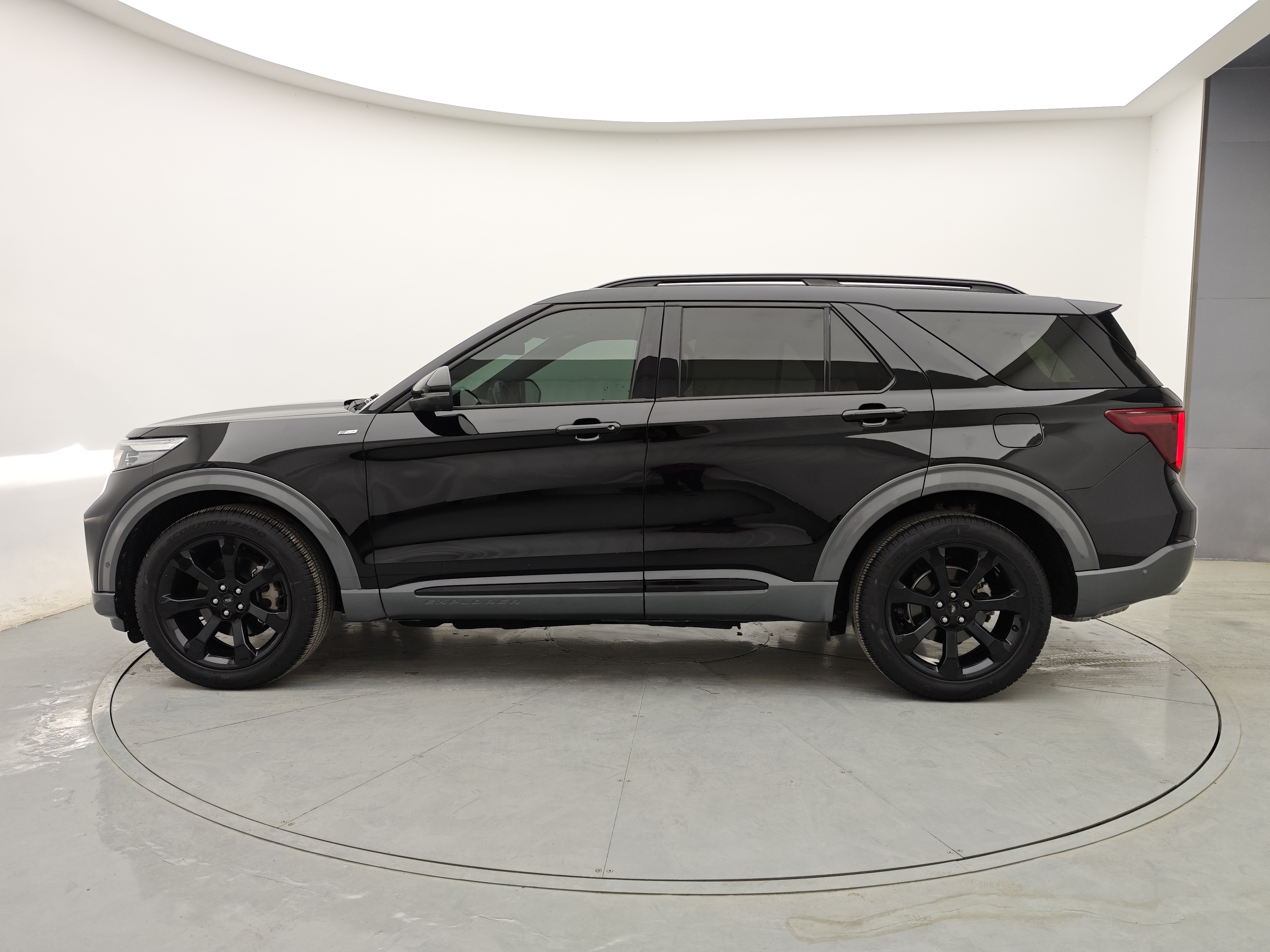 Ford Explorer 2021 car image #7