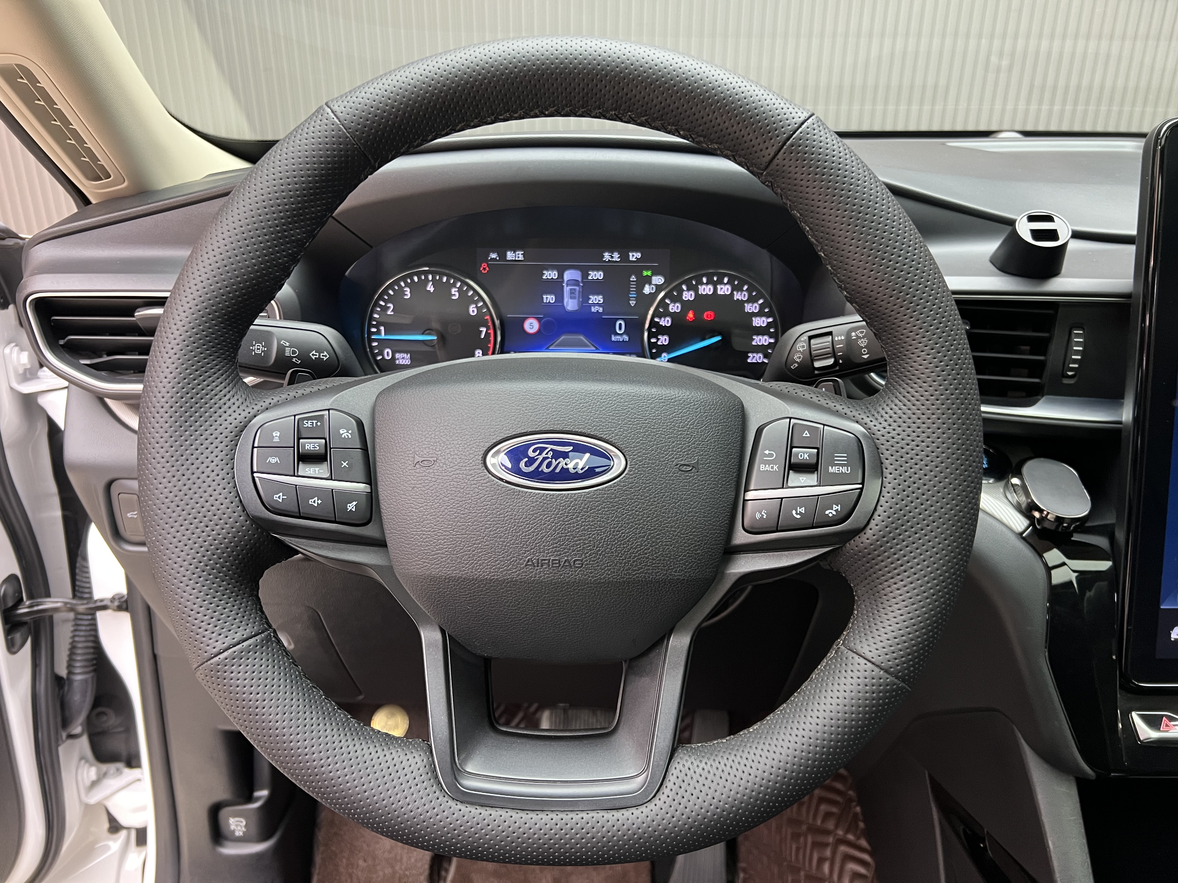 Ford Explorer 2021 car image #7