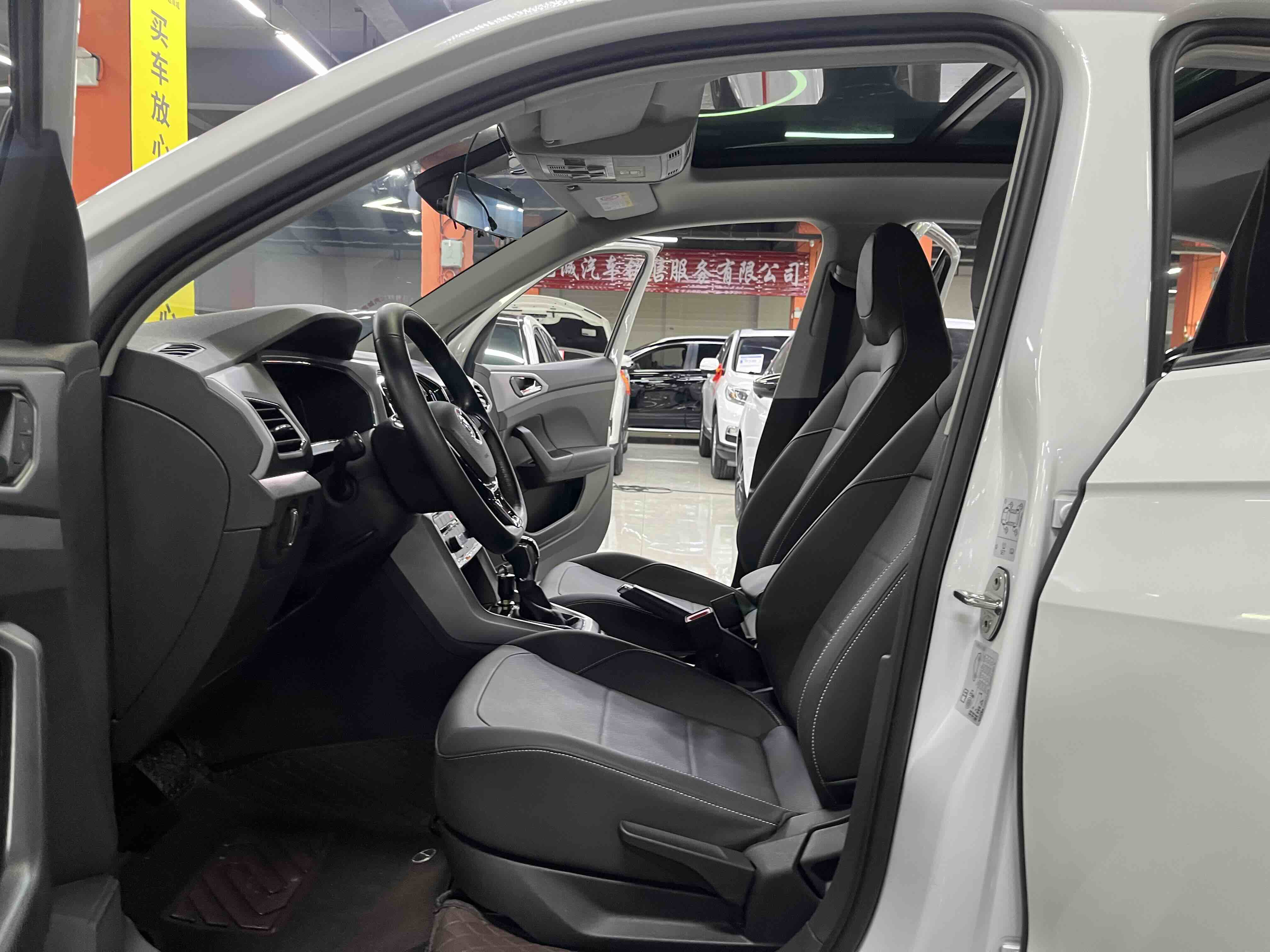 Volkswagen T-Cross 2020 #7 Volkswagen T-Cross 2020 car image #7