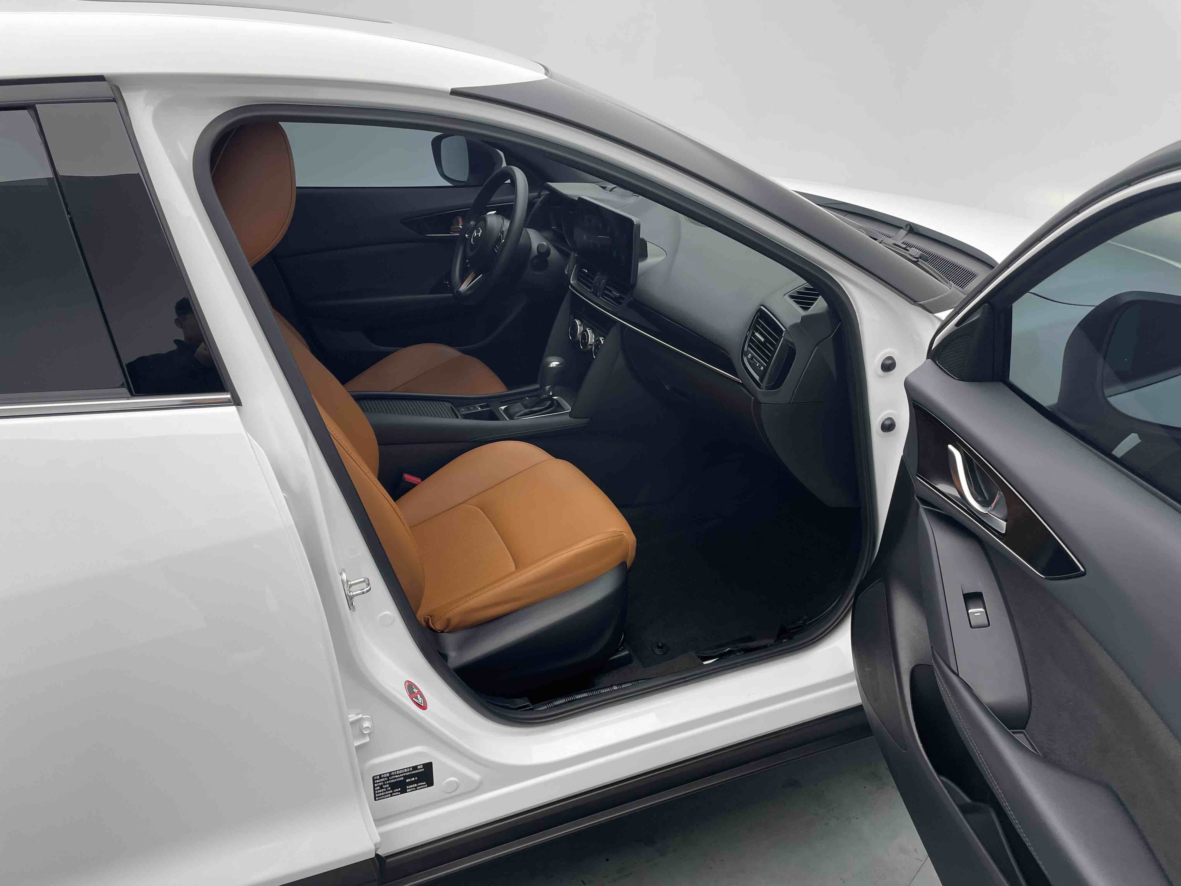 Mazda CX-4 2023 car image #7