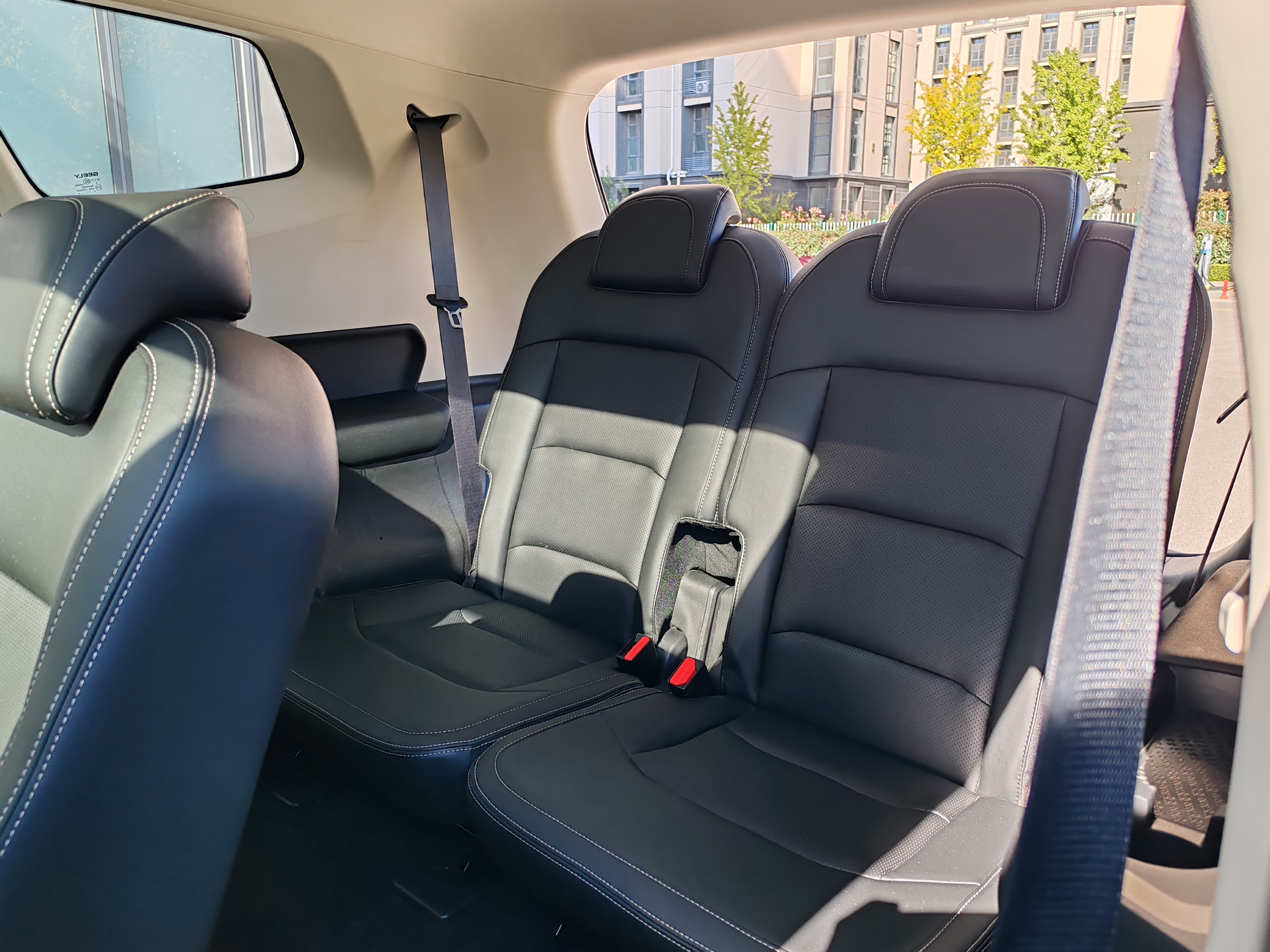 GEELY Okavango 2021 car image #7