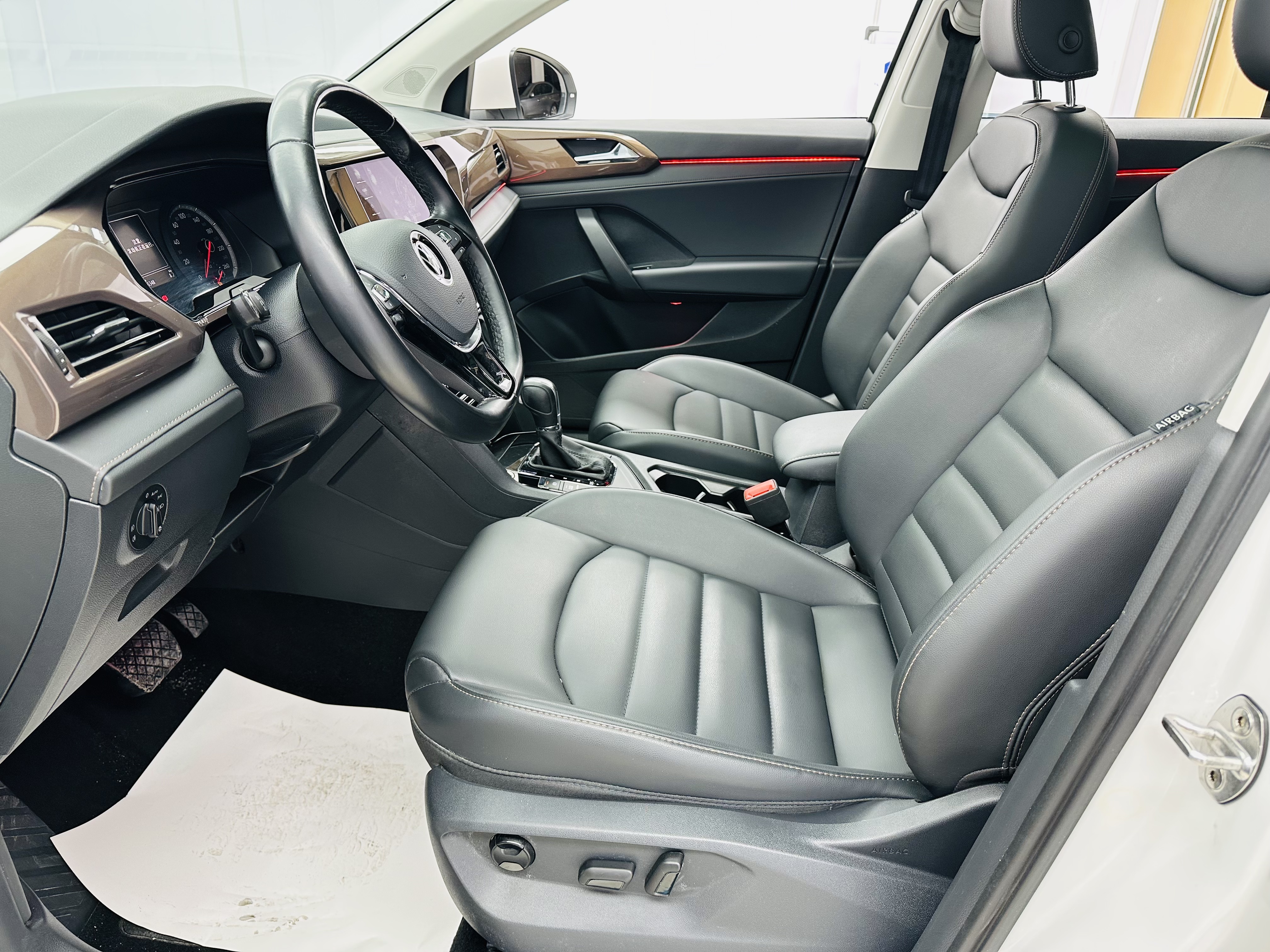 Volkswagen Tharu 2022 car image #7
