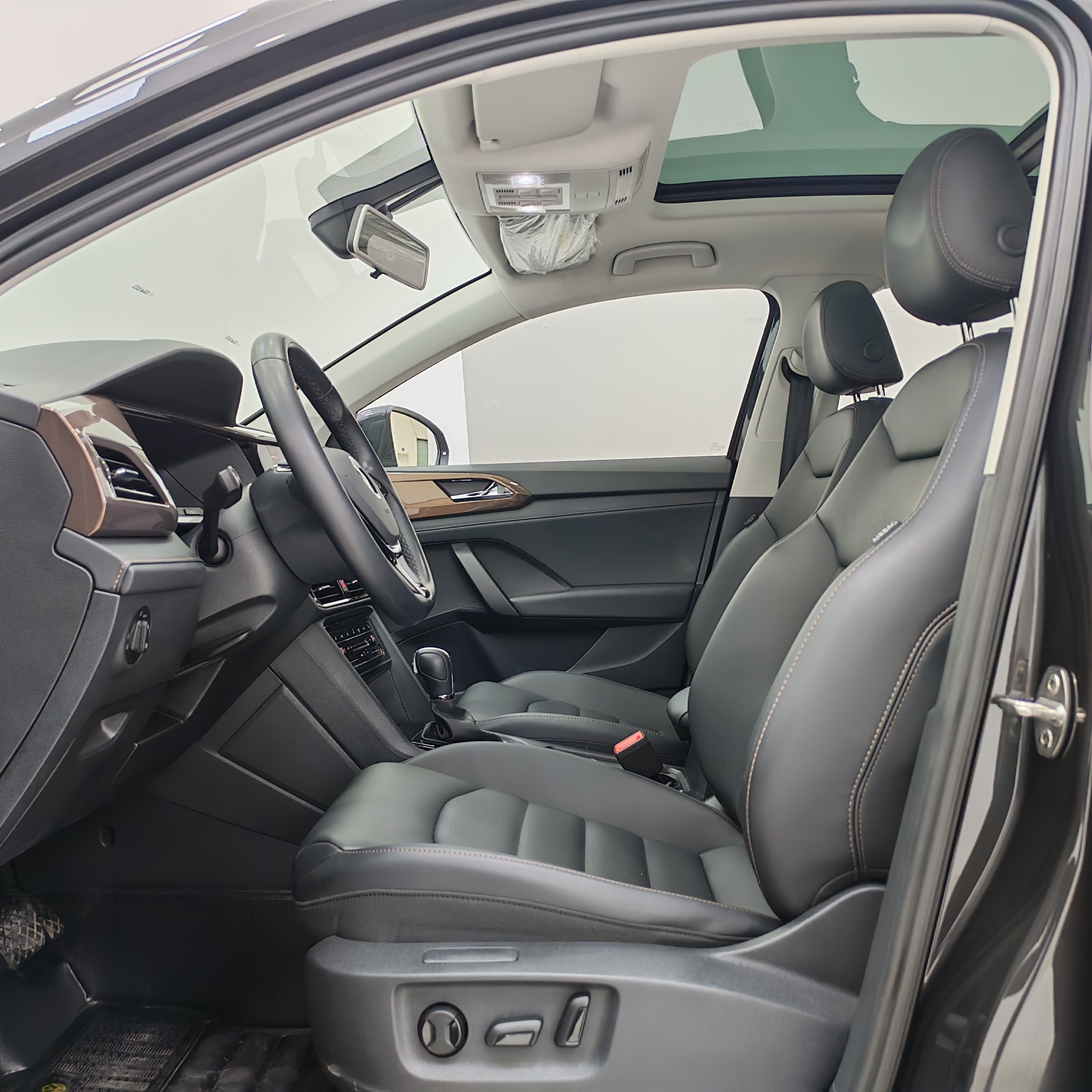 Volkswagen Tharu 2022 car image #7