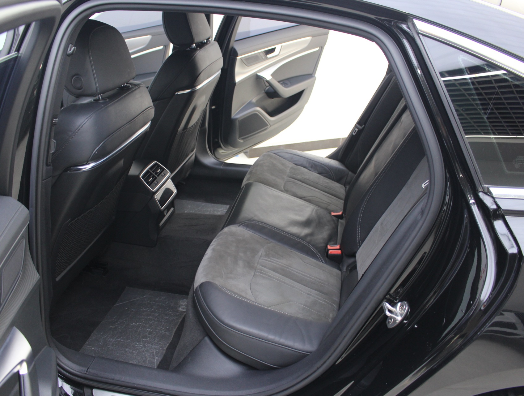 Audi A6L 2021 #7 Audi A6L 2021 car image #7