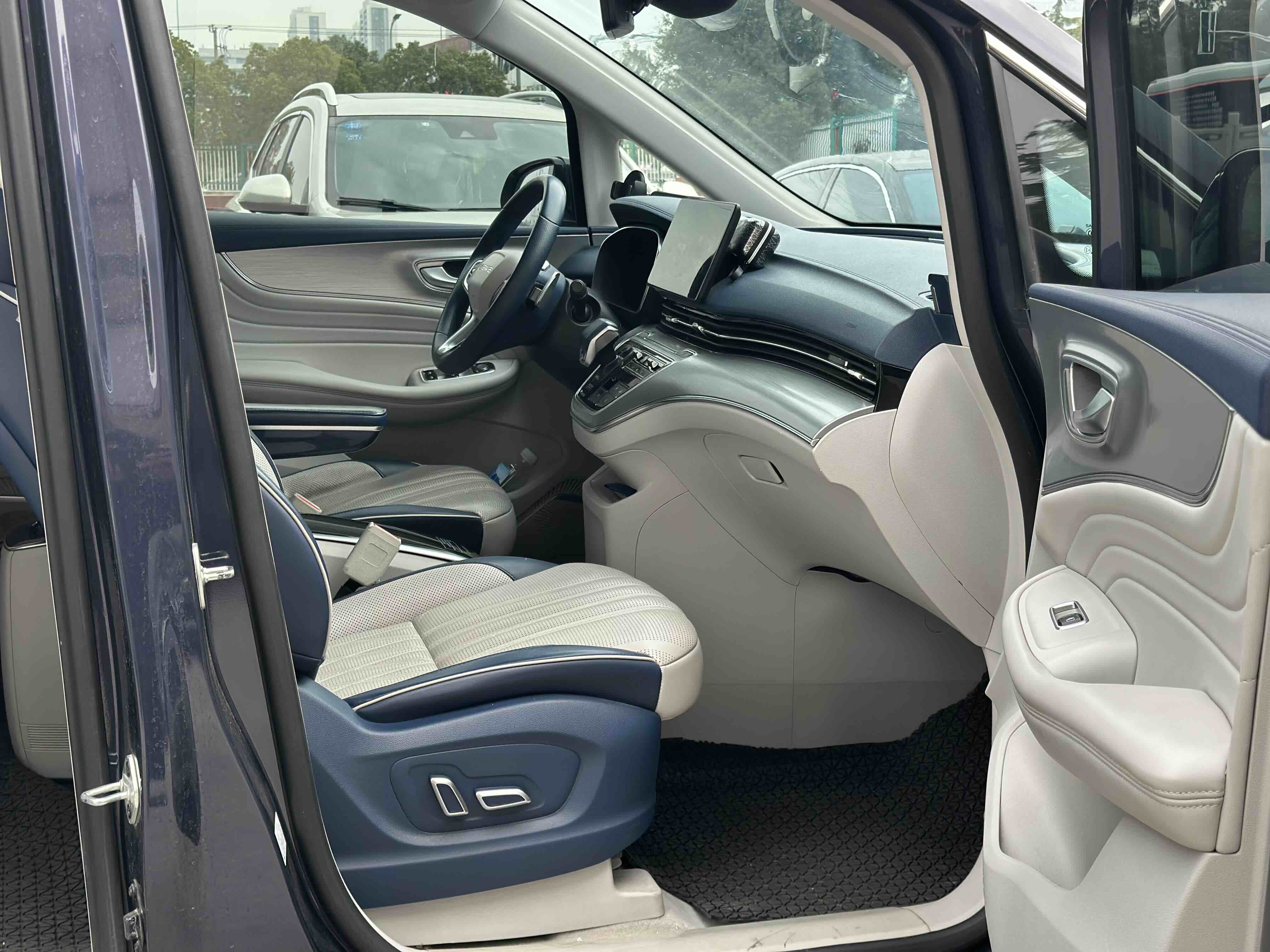 荣威 荣威iMAX8 2021 汽车图片 #7