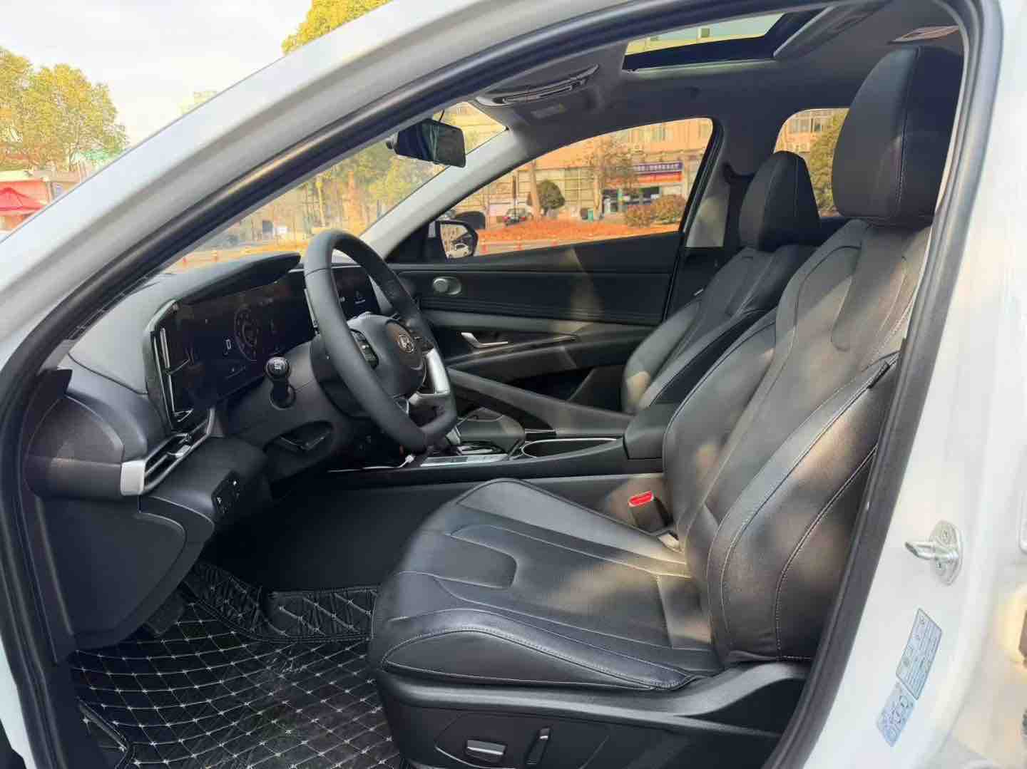 Hyundai Elantra 2023 car image #7