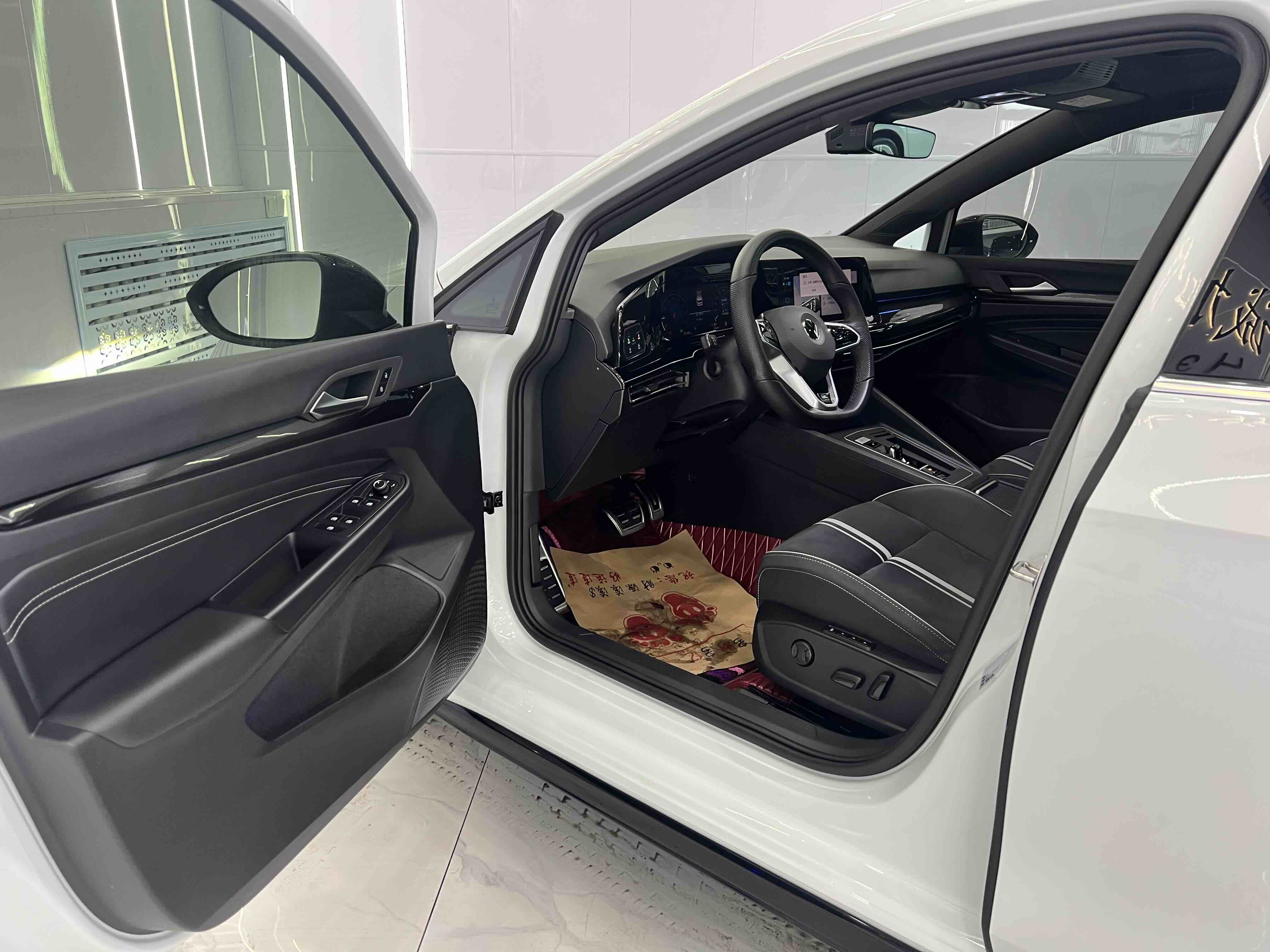 Volkswagen Golf 2022 car image #7