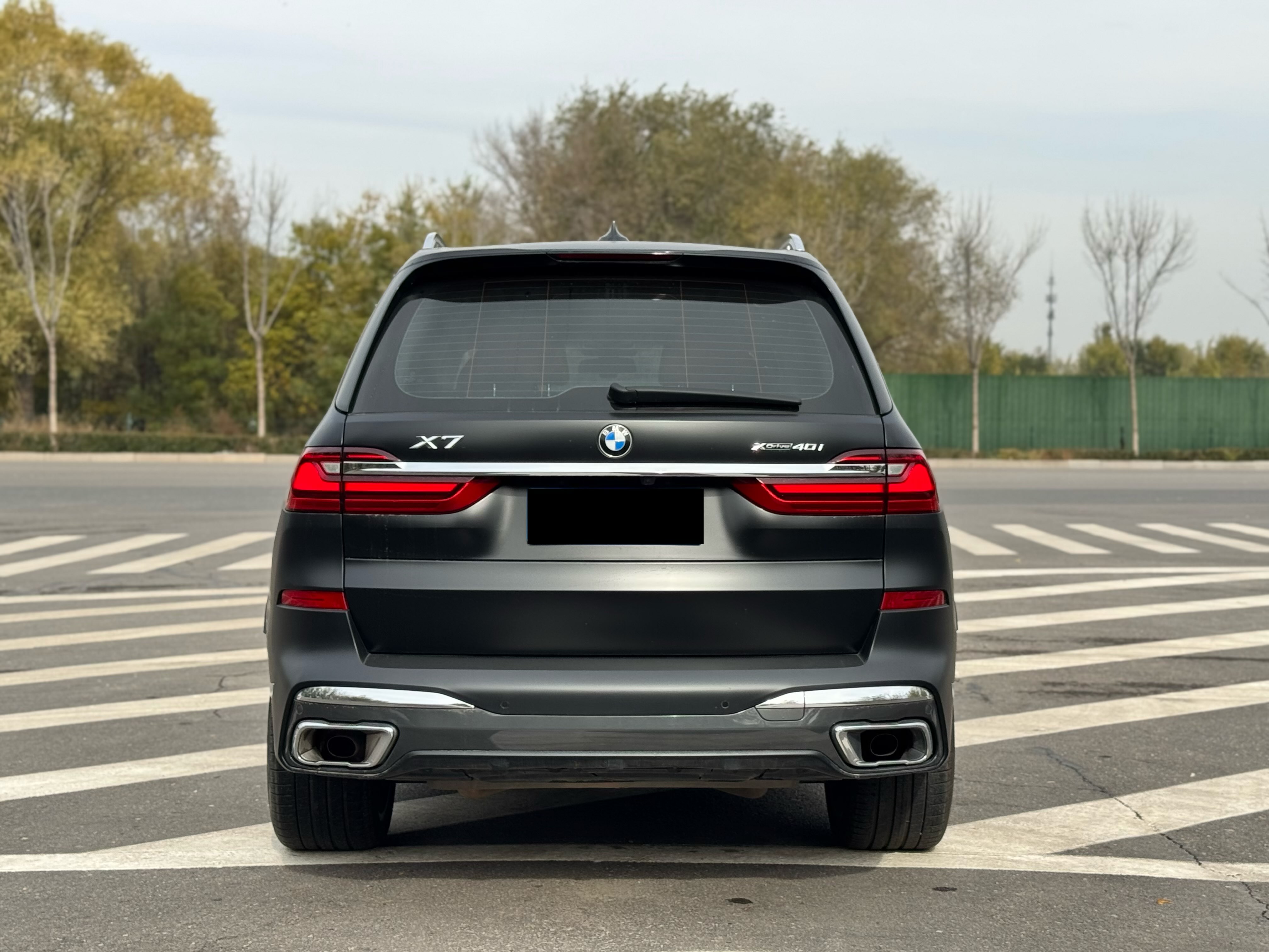BMW X7 M60i 2021 car image #7
