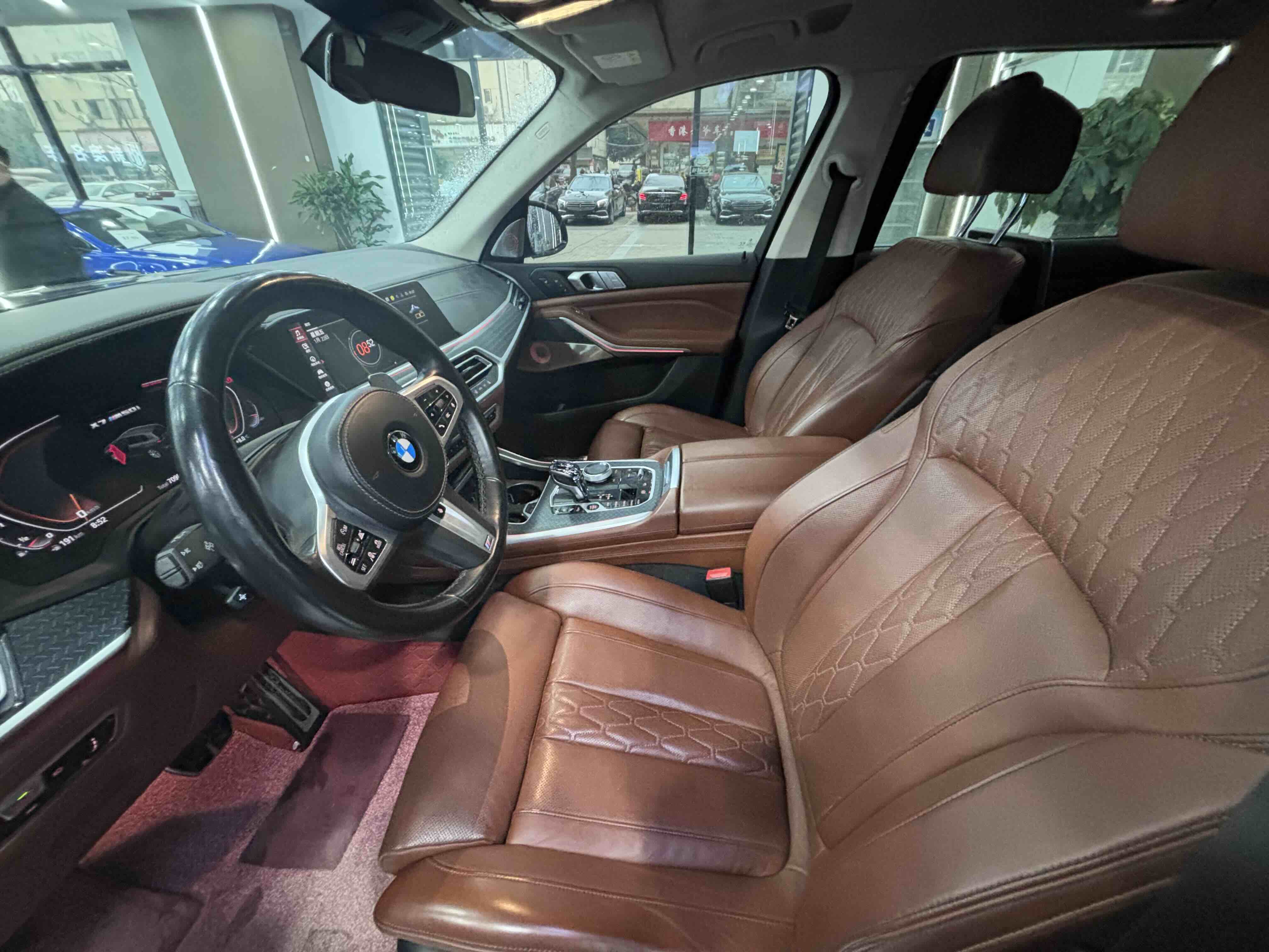 BMW X7 2021 car image #7
