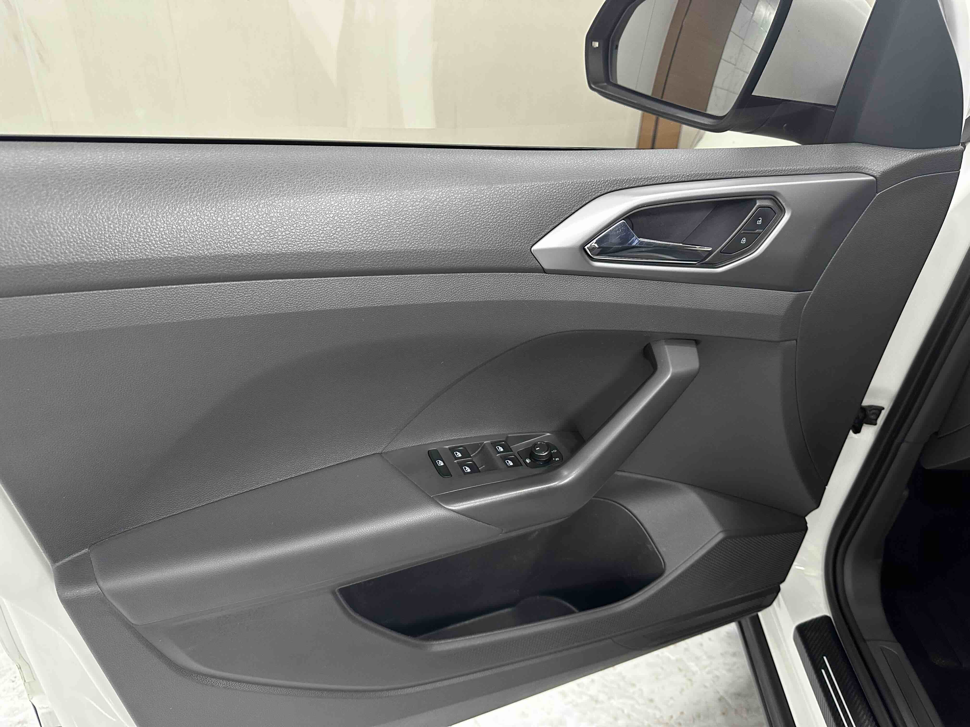 Volkswagen T-Cross 2021 car image #7
