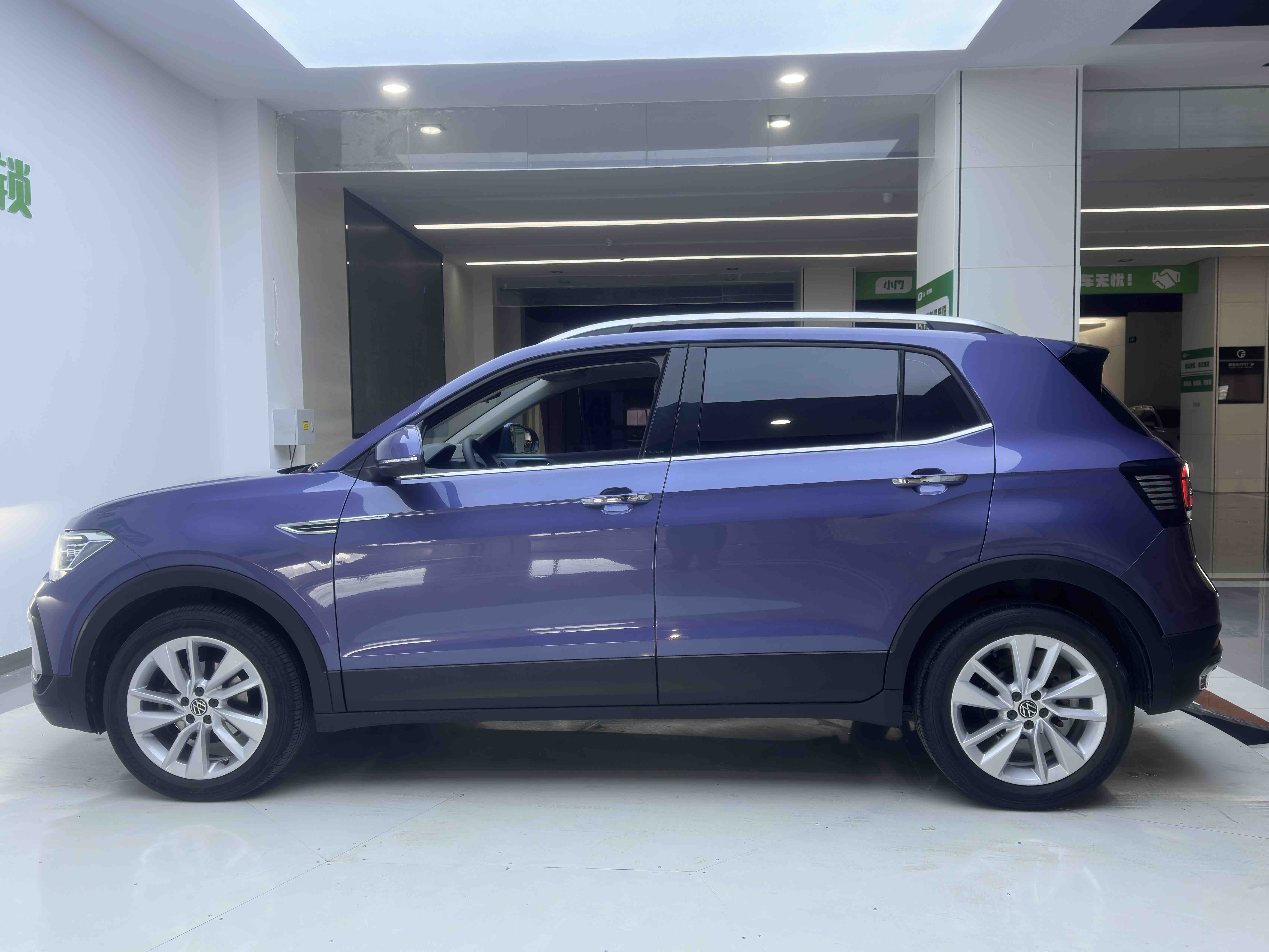 Volkswagen T-Cross 2021 car image #7