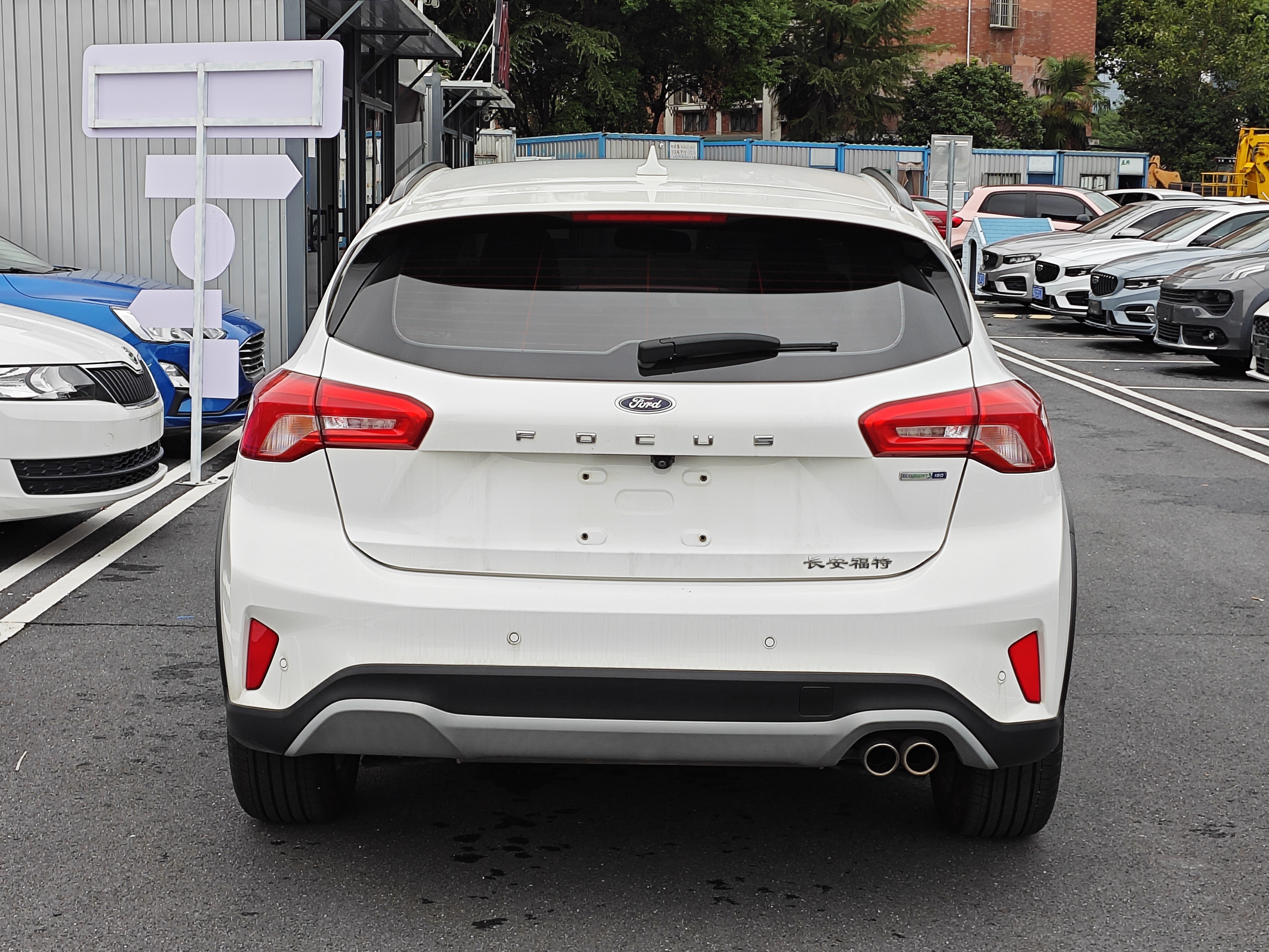 Ford Focus Active 2022 #7 Ford Focus Active 2022 صورة سيارة #7